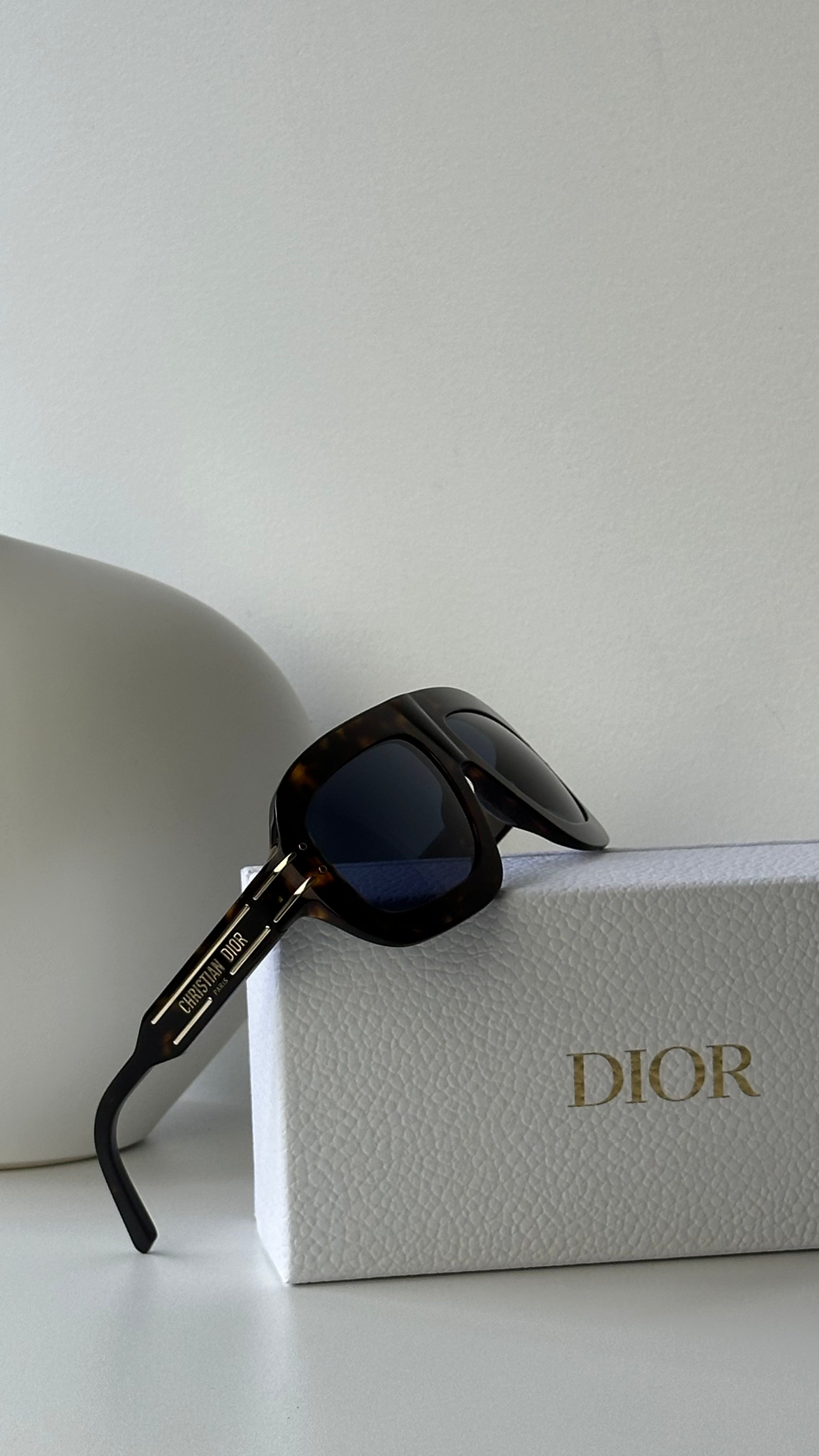 Dior Signature M1U Mask Sunglasses - Tortoise Brown Frame UV Protection | Fashionable Shield Sunglasses for Outdoor Activities, Driving & Beach