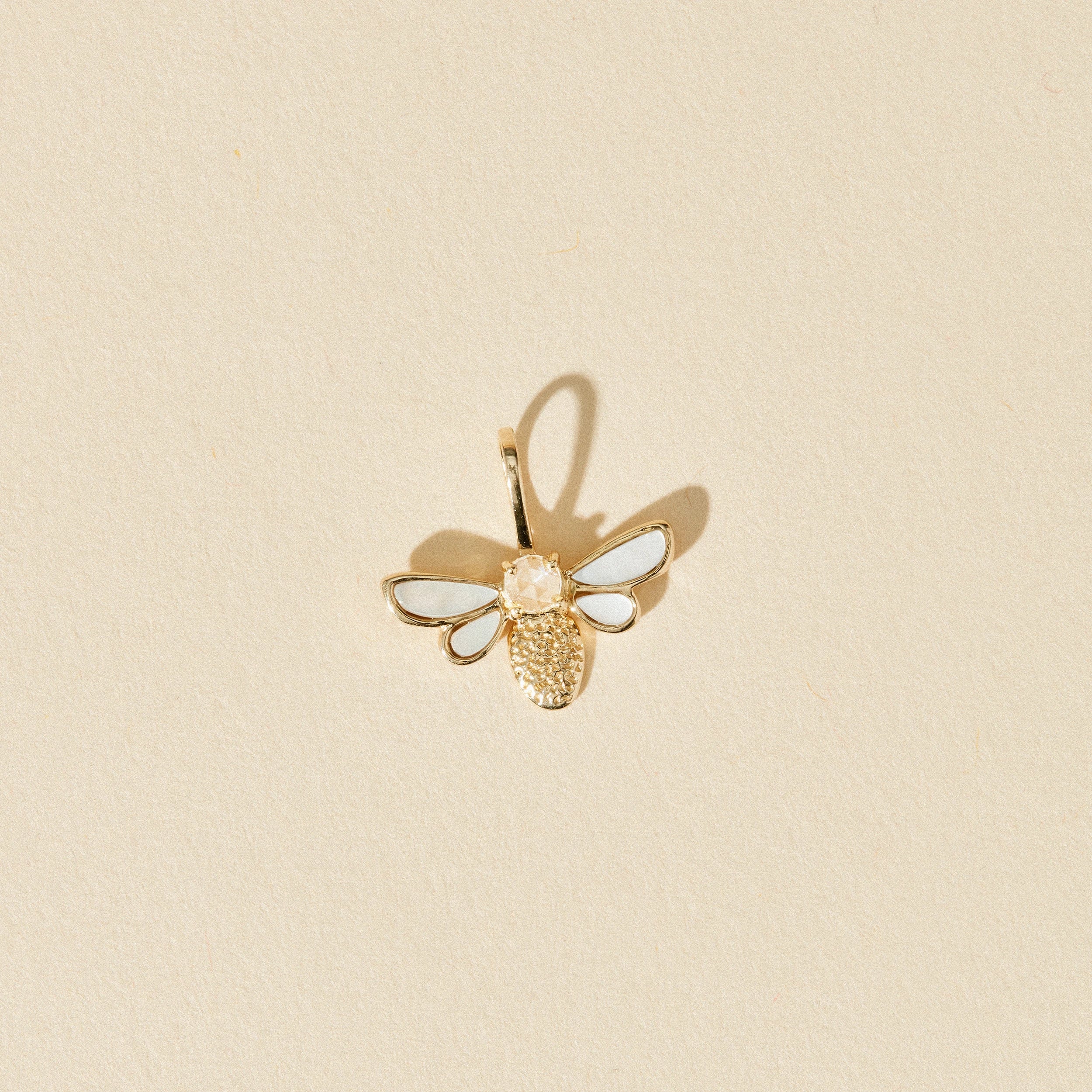 10K Yellow Gold Heart Pendant Necklace for Moms - Elegant Gift for Mother's Day, Birthday & Anniversary - Perfect for Everyday Wear & Special Occasions