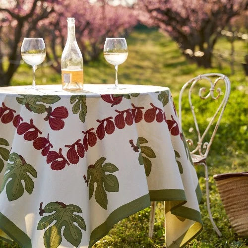 Premium Fig Red & Green Tablecloths - Elegant & Durable for Dining, Parties, and Holiday Decorations