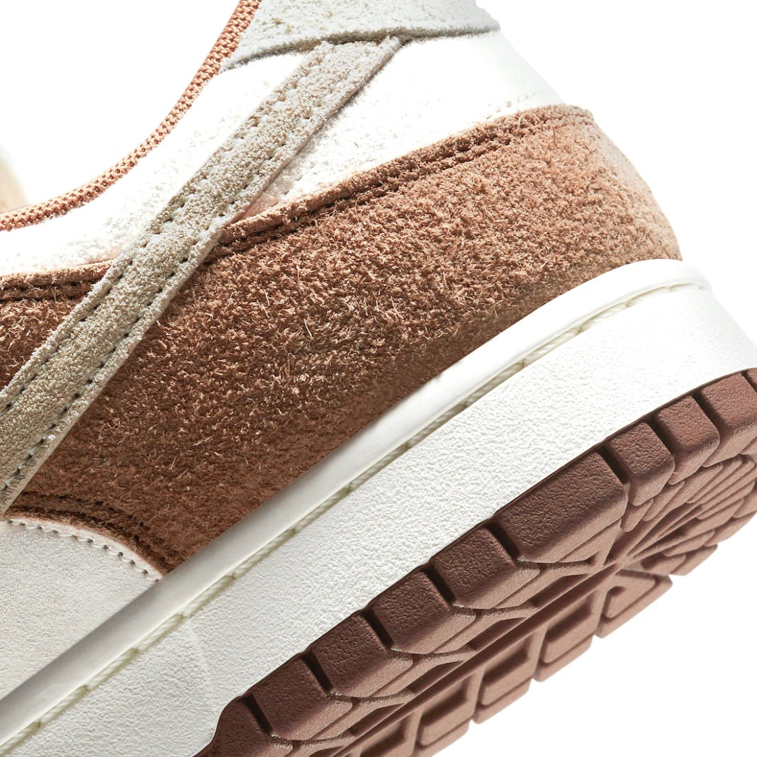 Men's Nike Dunk Low Medium Curry Sneakers - Stylish & Comfortable for Casual Wear, Street Fashion & Everyday Outfits