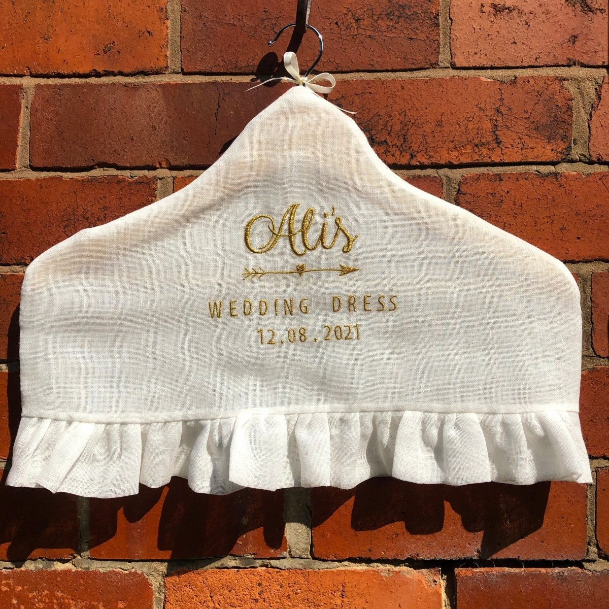 Custom Wedding Dress Hanger - Personalized Bridal Gown Hanger for Wedding Day & Bridal Shower - Perfect for Wedding Photography, Bridal Suite Decor & Gift Giving