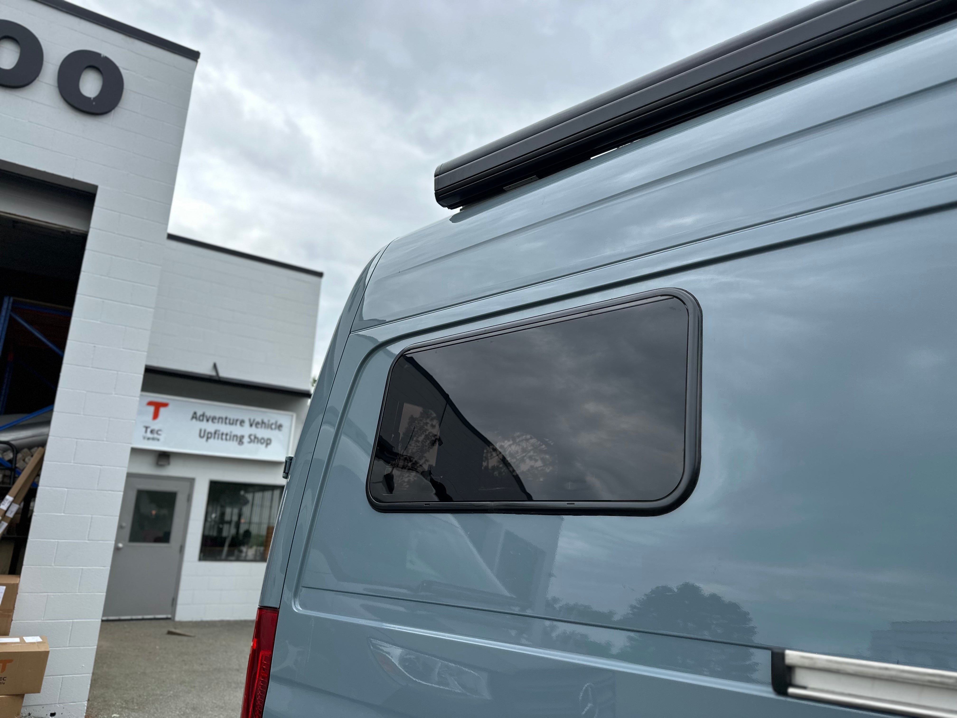 RSC Camper Windows 900mm x 450mm (35.43
