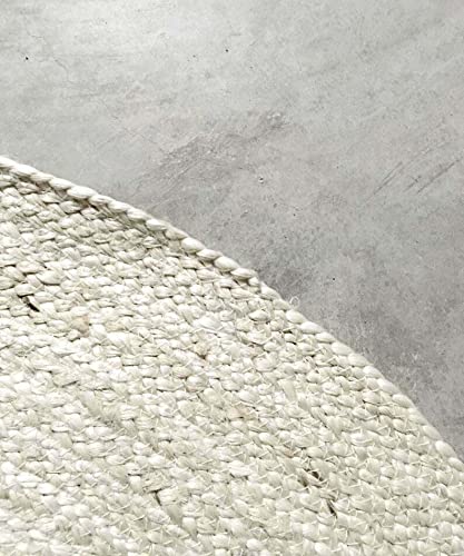 Vipanth Natural White Jute Round Handmade Area Rug – 5 Feet Round Boho Chic Home Decor for Kitchen, Hallway & Living Room | Eco-Friendly Floor Mat for Farmhouse & Coastal Style Interiors