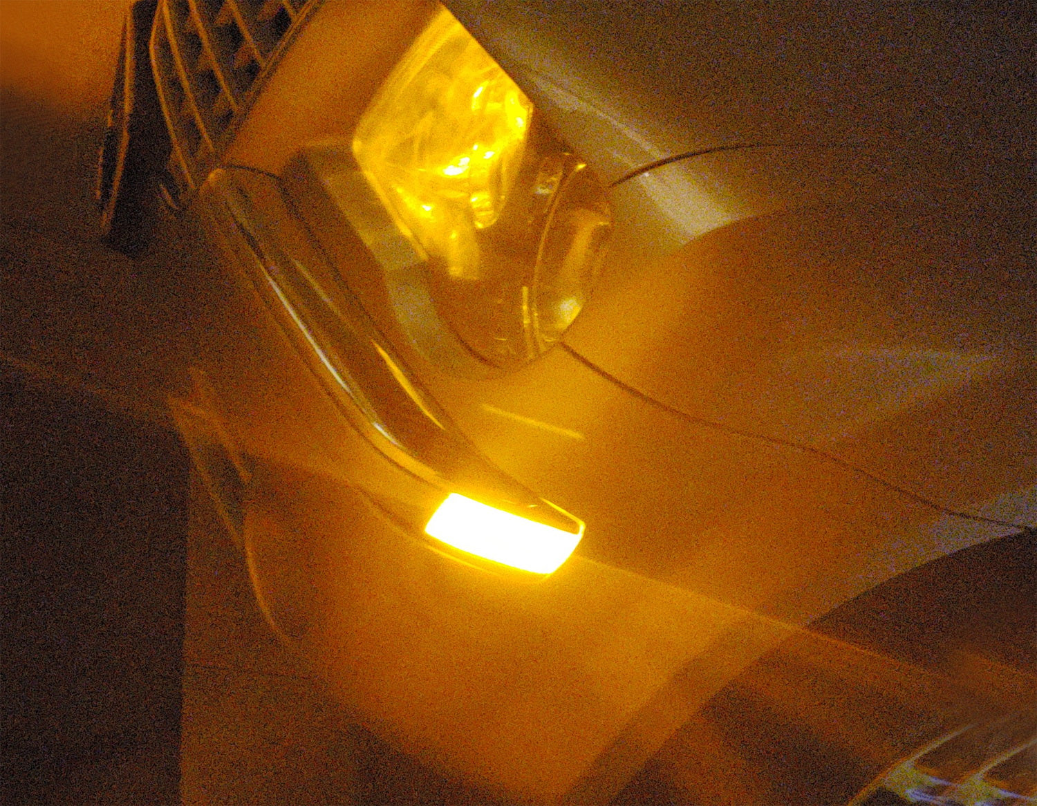 2005-2010 Chrysler 300 Amber LED Side Marker Lights - Clear Lens with 30 SMD LEDs - Durable Replacement for Front Turn Signals - Perfect for Night Driving & Car Customization