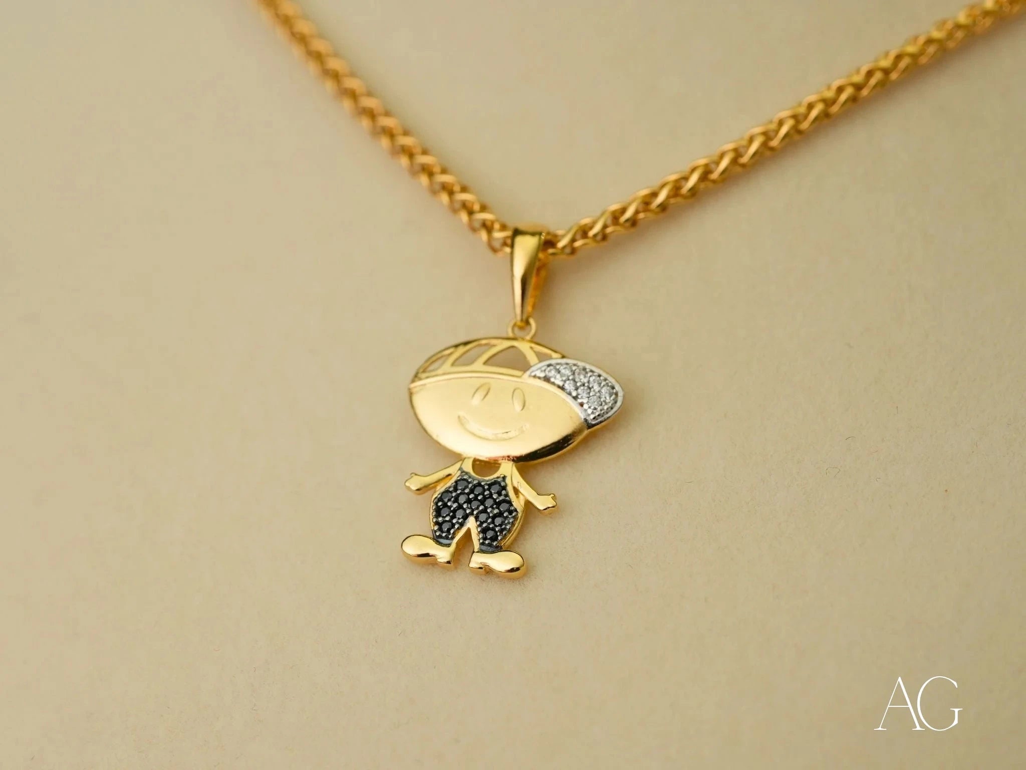 Golden Sun Pendant Necklace - 18K Gold Plated Solar Charm Jewelry for Women - Perfect for Everyday Wear, Gifts & Special Occasions