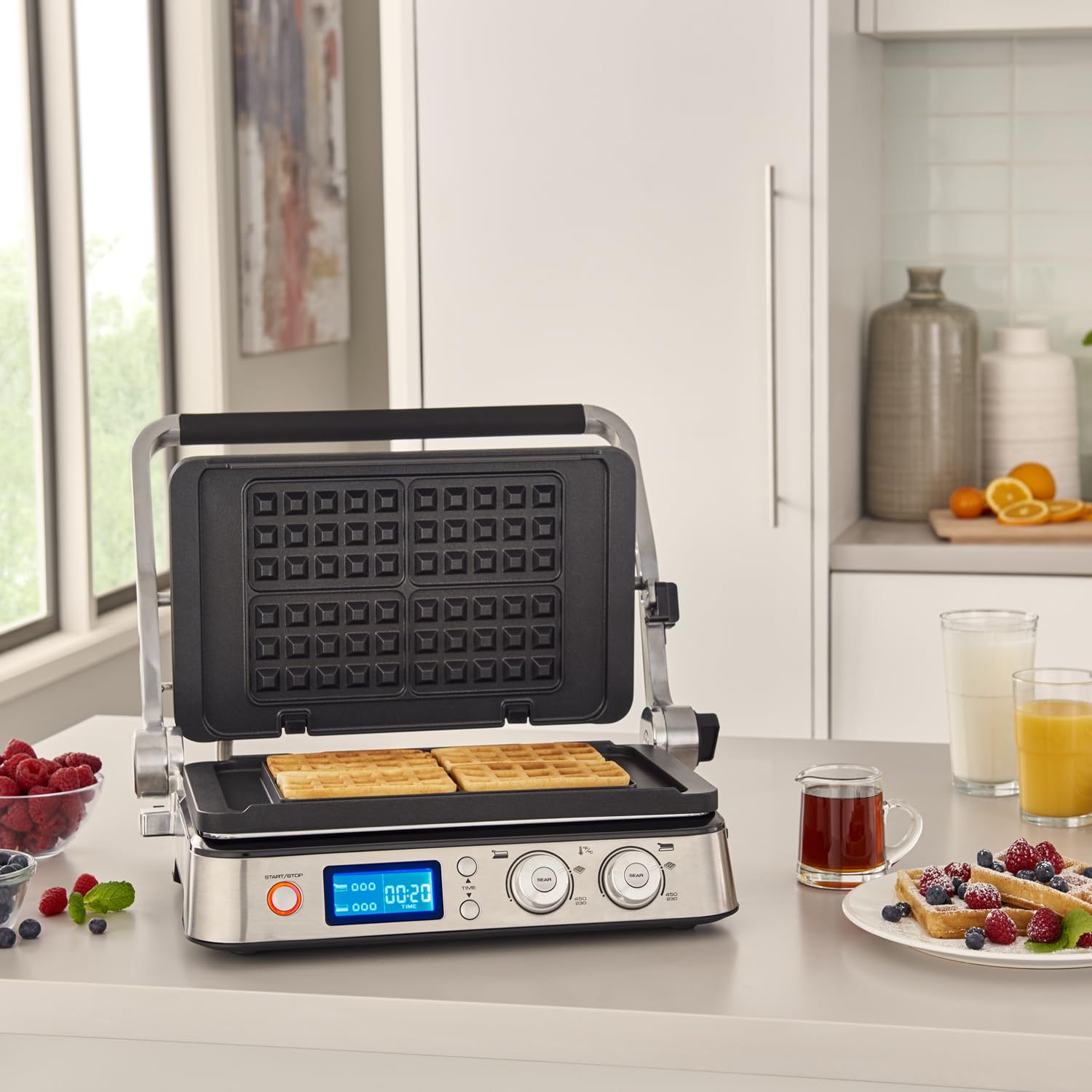 De'Longhi CGH1030D Livenza 3-in-1 Electric Grill, Griddle & Waffle Maker - Large Silver Countertop Appliance for Breakfast, Lunch & Dinner - Perfect for Pancakes, Burgers, Sandwiches & Waffles at Home