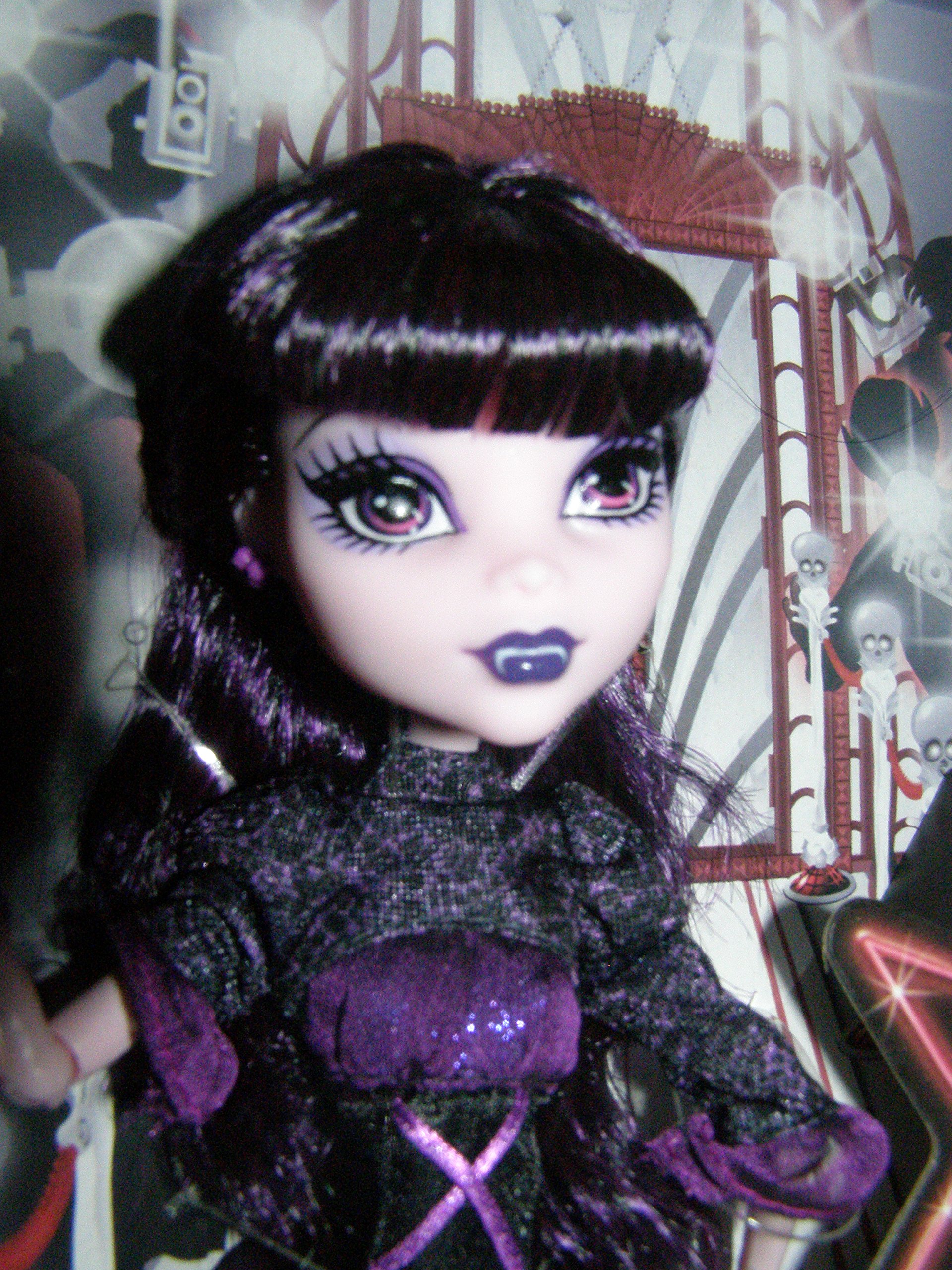 Monster High Frights Camera Action Elissabat Doll - Collectible Fashion Doll for Kids & Fans - Perfect for Playtime, Display & Gifting