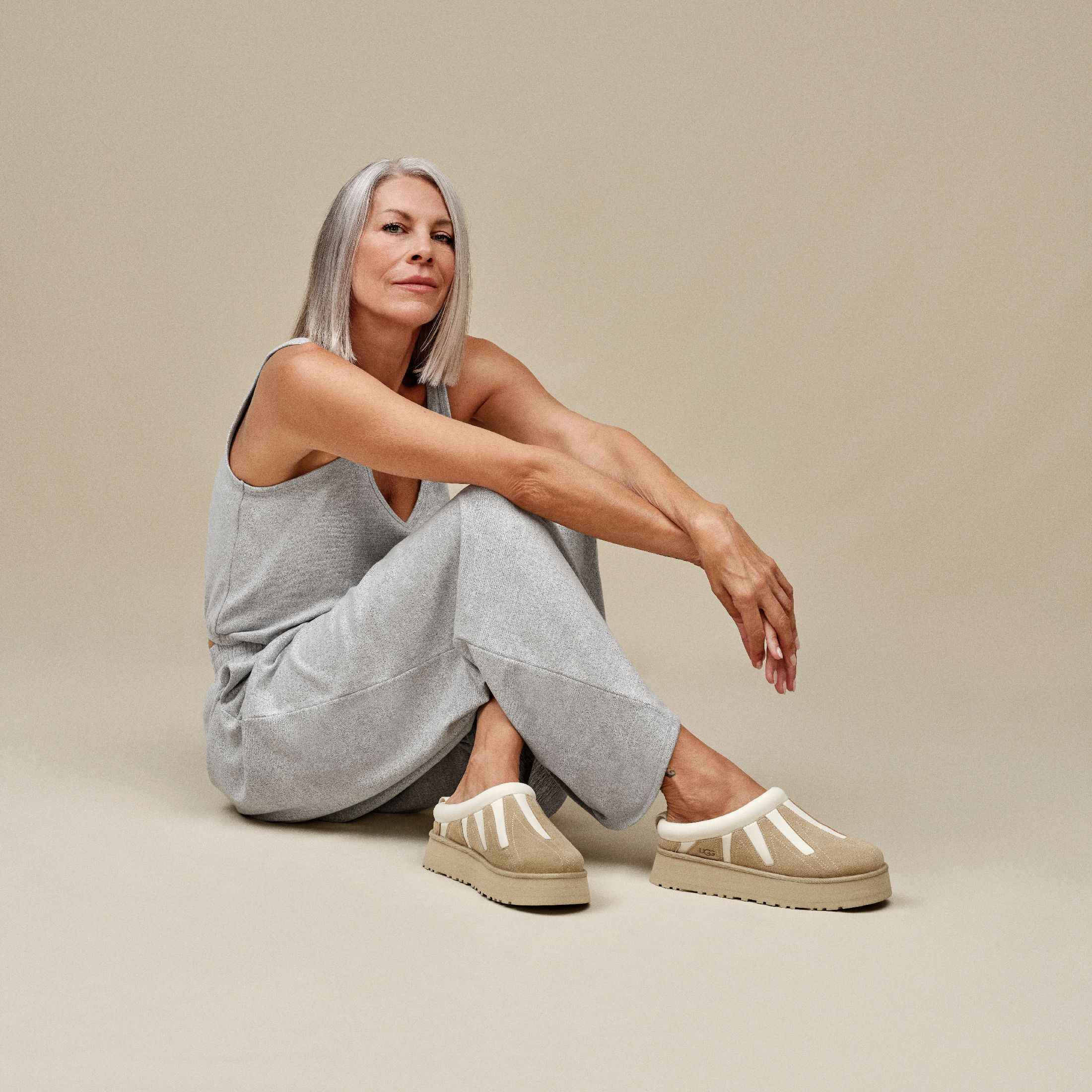 UGG Women's Tazz Sunwave Slippers - Cozy Fuzzy House Shoes with Memory Foam for Indoor/Outdoor Wear - Perfect for Winter, Home, Lounge & Travel Comfort