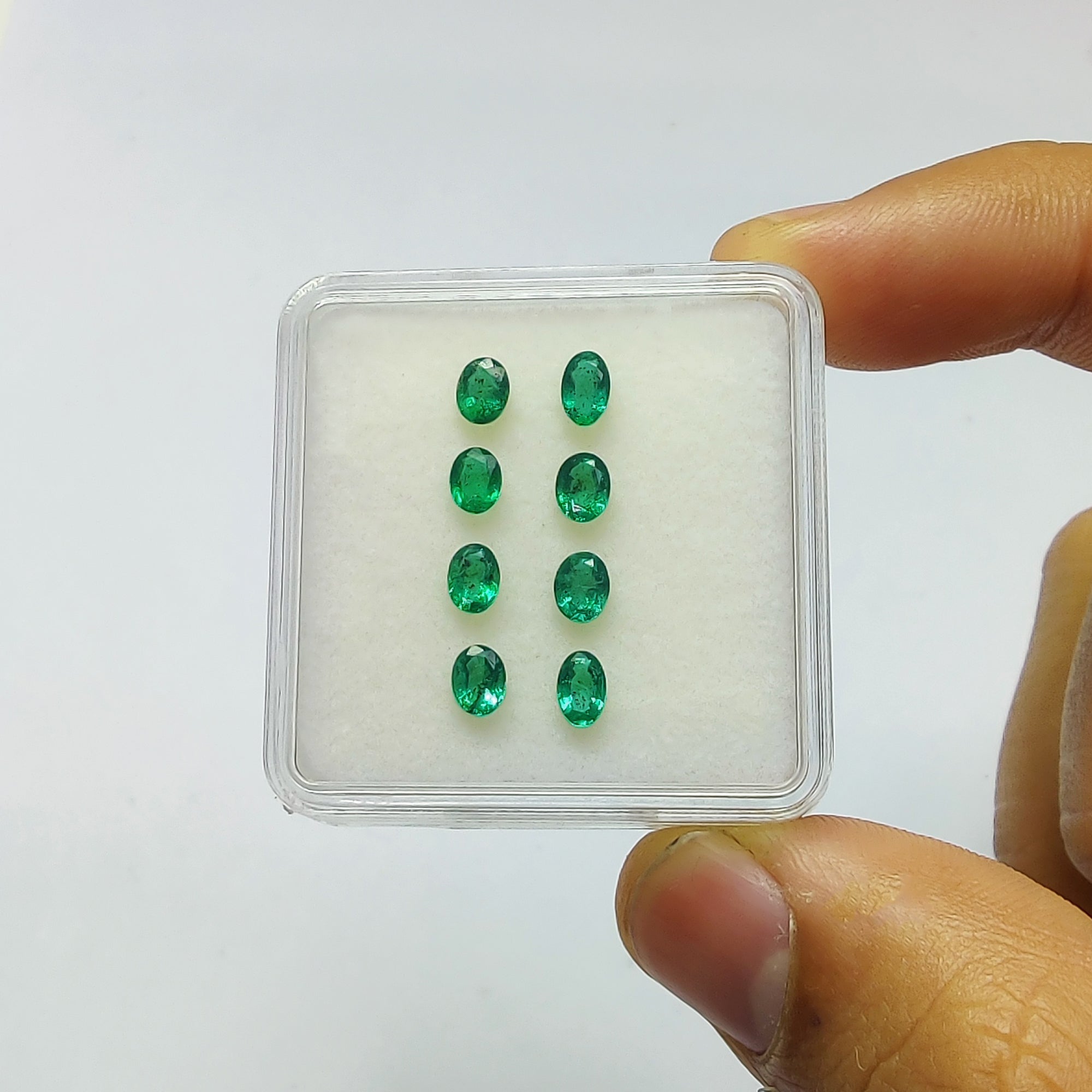 1.90cts Natural Untreated Green Emerald Gemstone Set - Oval Cut 5x3mm & 5x4mm (8pcs) | Jewelry Making, Engagement Rings & Luxury Gift Giving