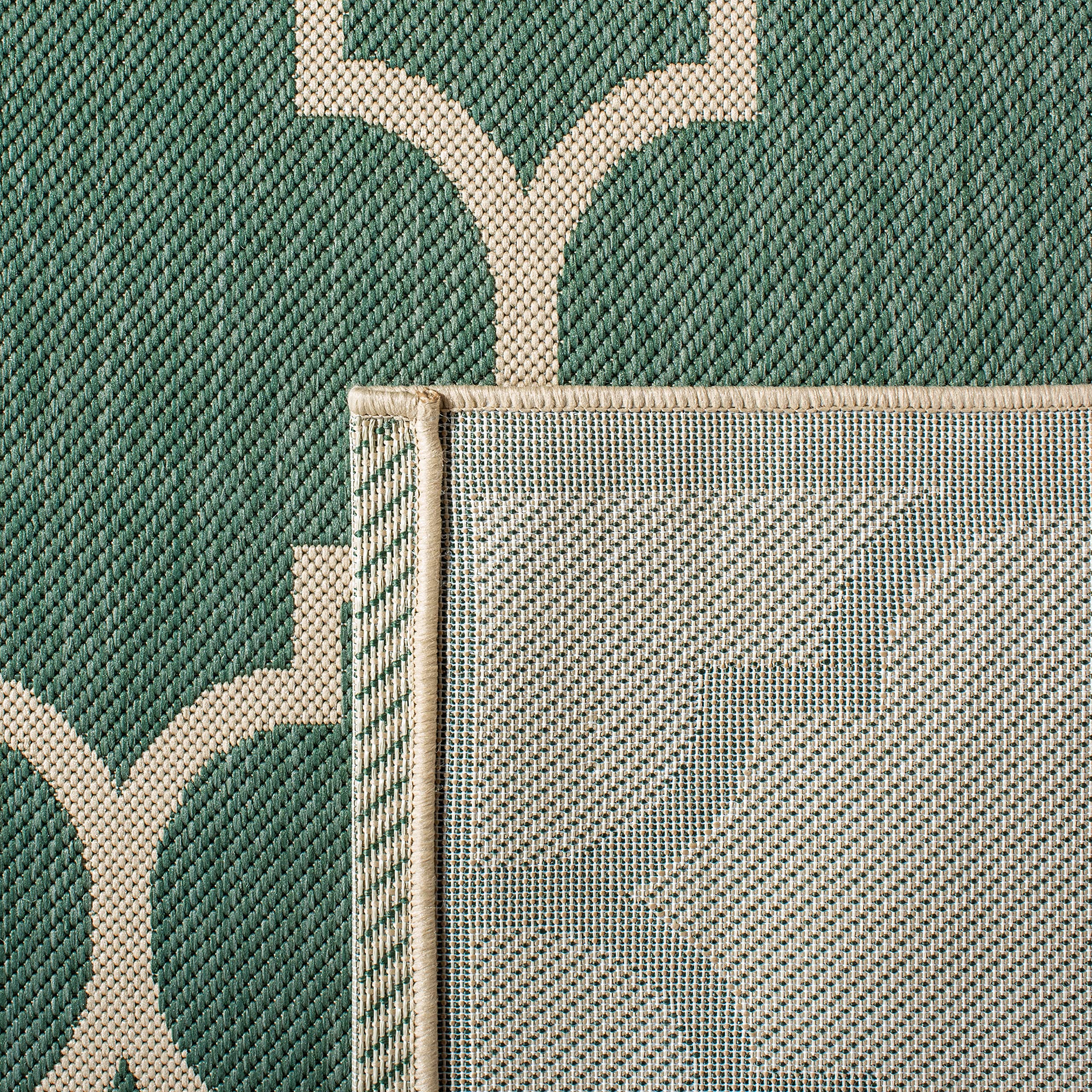 SAFAVIEH Courtyard Collection 4' x 5'7