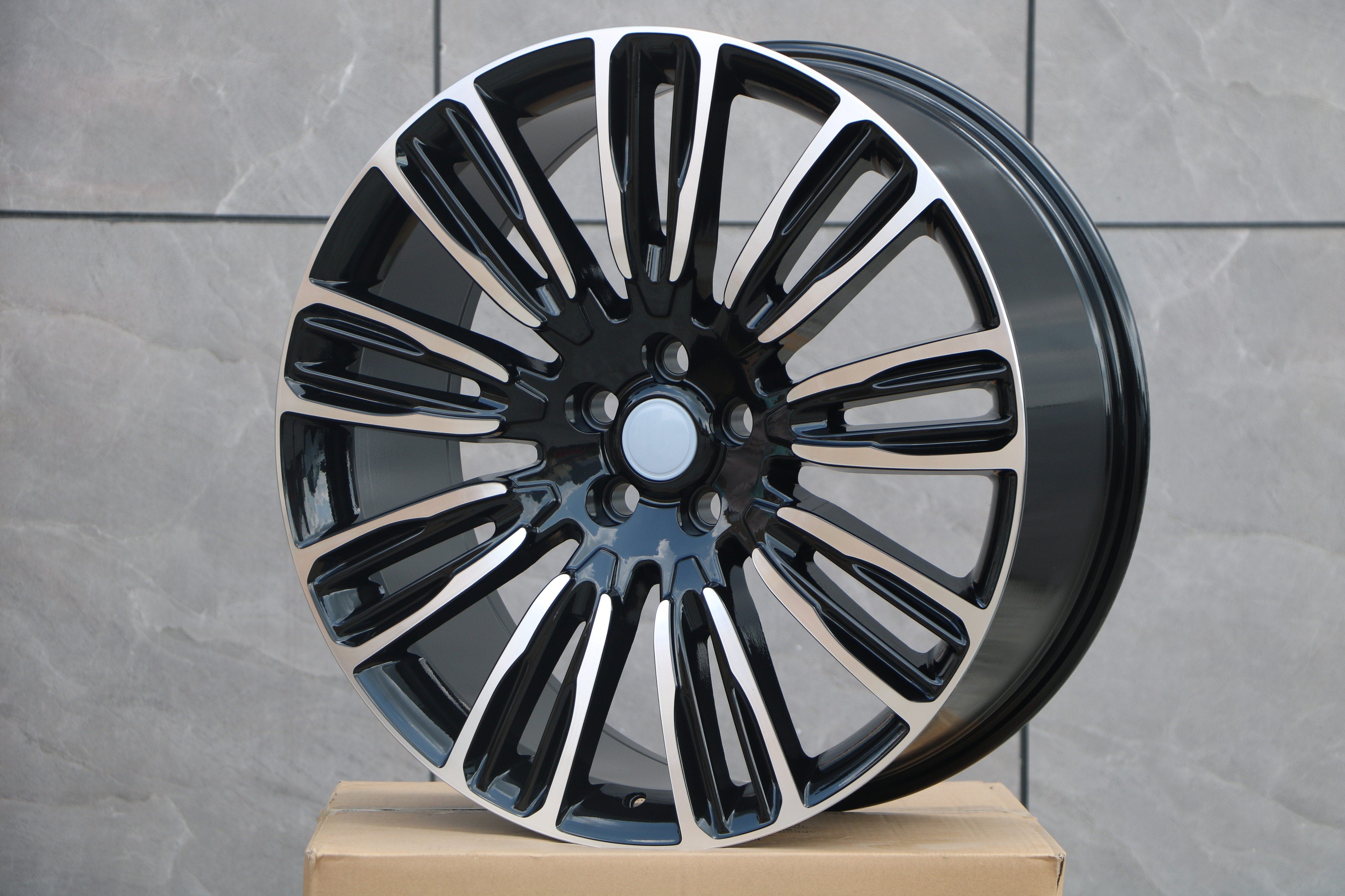 22-Inch Alloy Wheels for Range Rover Vogue, Sport, Defender, Discovery & LR3/LR4 - Premium Off-Road & Luxury SUV Rims for Enhanced Style & Performance