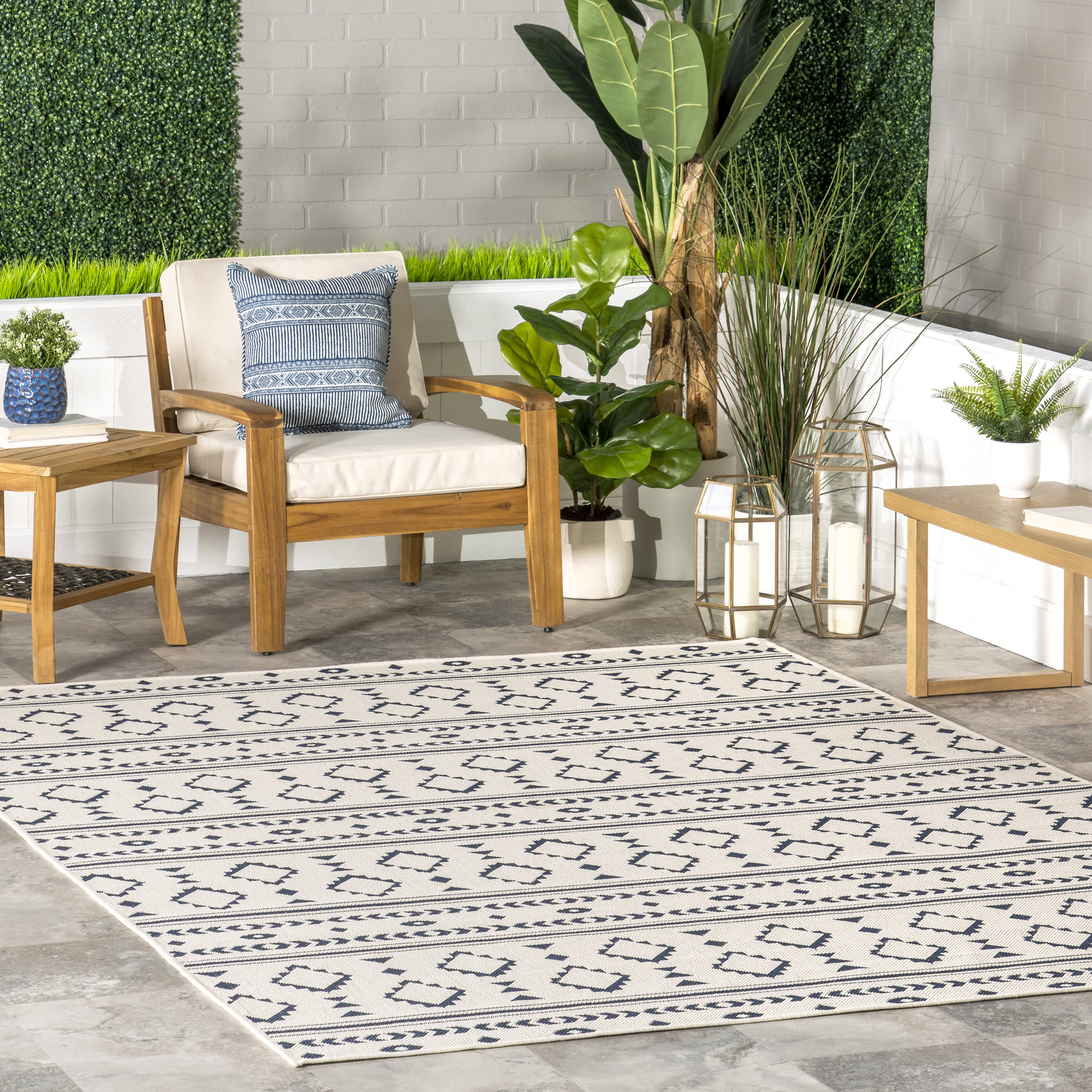 Droplet Striped Indoor/Outdoor Rug - Light Grey | Water-Resistant & Durable | Perfect for Patio, Deck, Living Room & Bedroom