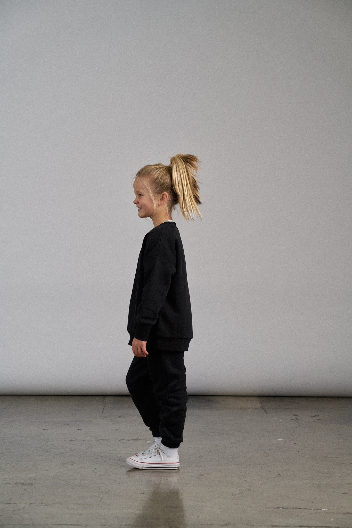 Premium Black Elevated Crewneck Sweatshirt - Soft & Stylish for Casual Wear, Street Fashion & Layering
