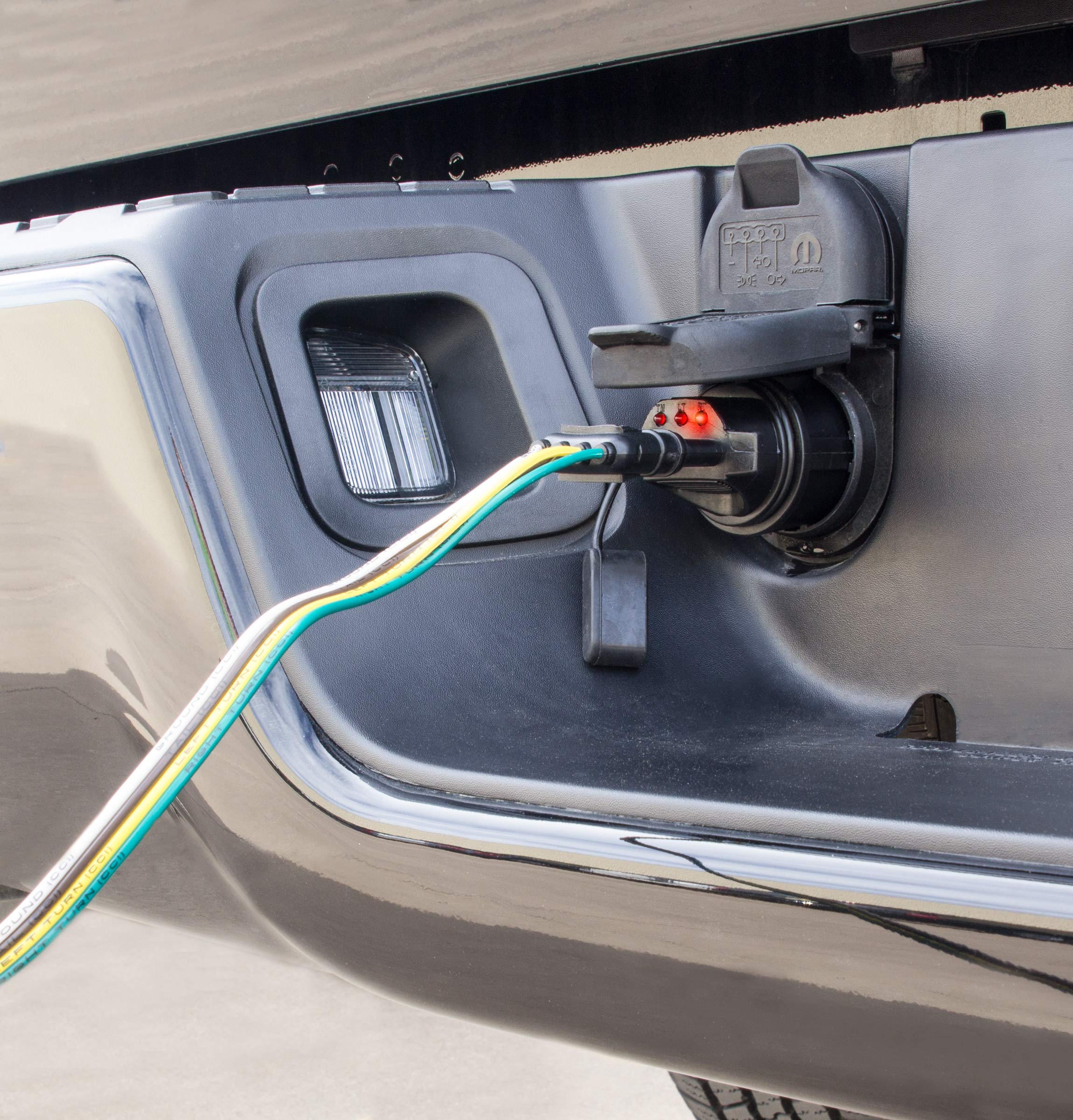 Hopkins 7 Blade to 4 Wire Flat Trailer Connector Adapter Plug - Universal Fit for Trucks, SUVs, RVs with 7-Pin Connectors (Model 47345) - Ideal for Towing Trailers, Boats, Campers & Utility Hauling