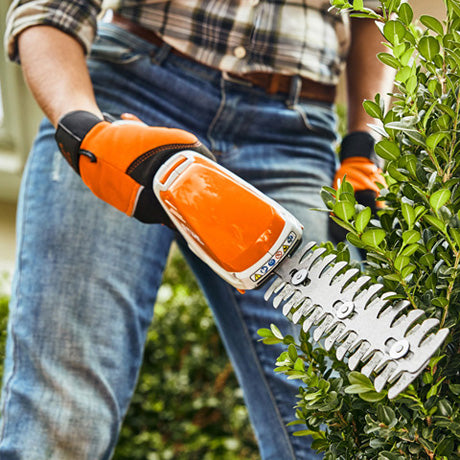 STIHL HSA 26 Cordless Shrub Shears - 18V Lithium-Ion Battery Trimmer for Hedge & Bush Trimming - Perfect for Garden Landscaping & Yard Maintenance