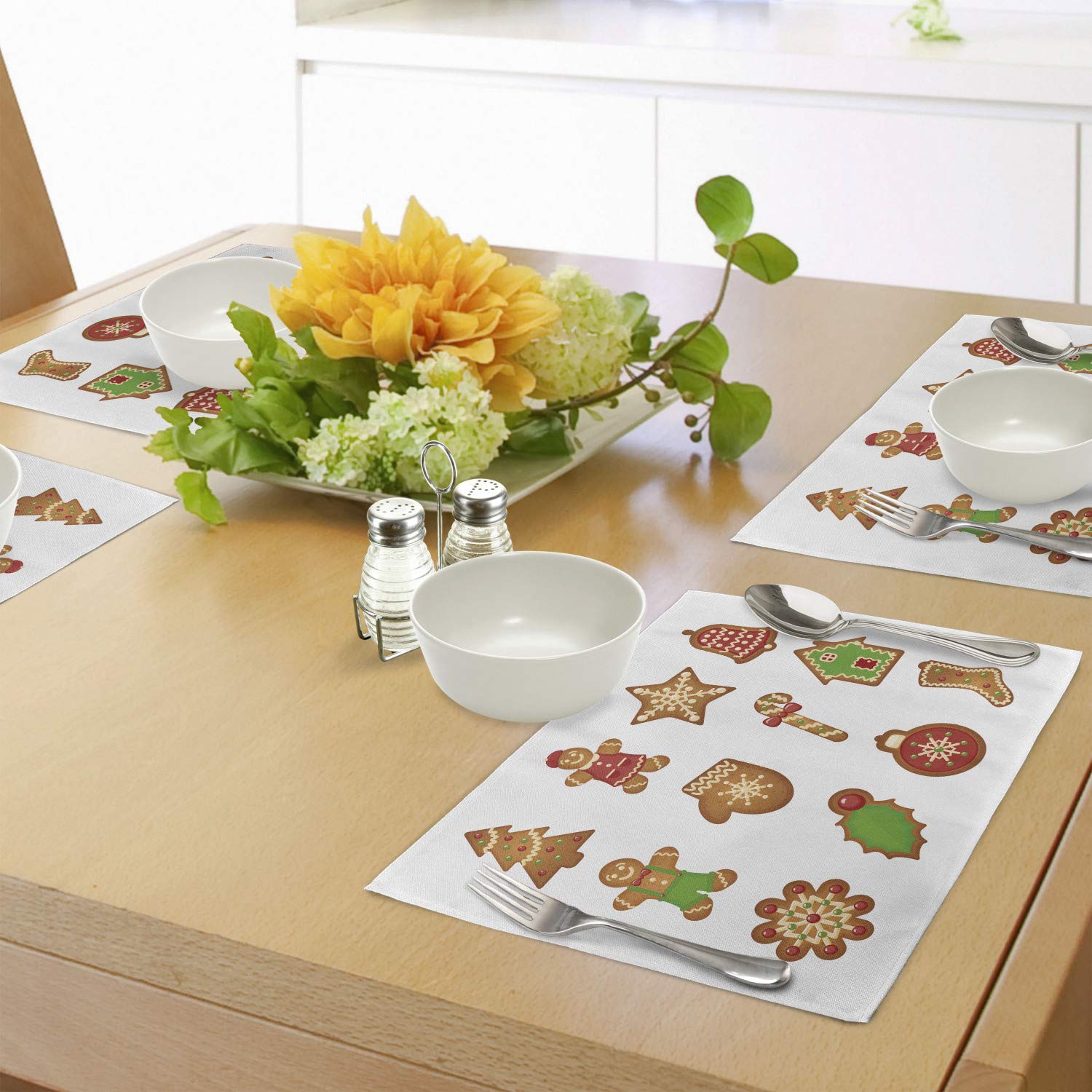 Ambesonne Gingerbread Man Place Mats Set of 4 - Festive Holiday Table Decor with Various Cookie Shapes, Washable Fabric Placemats for Dining Room & Kitchen - Perfect for Christmas Parties, Family Gatherings & Cozy Winter Meals (Pale Brown Green Red)