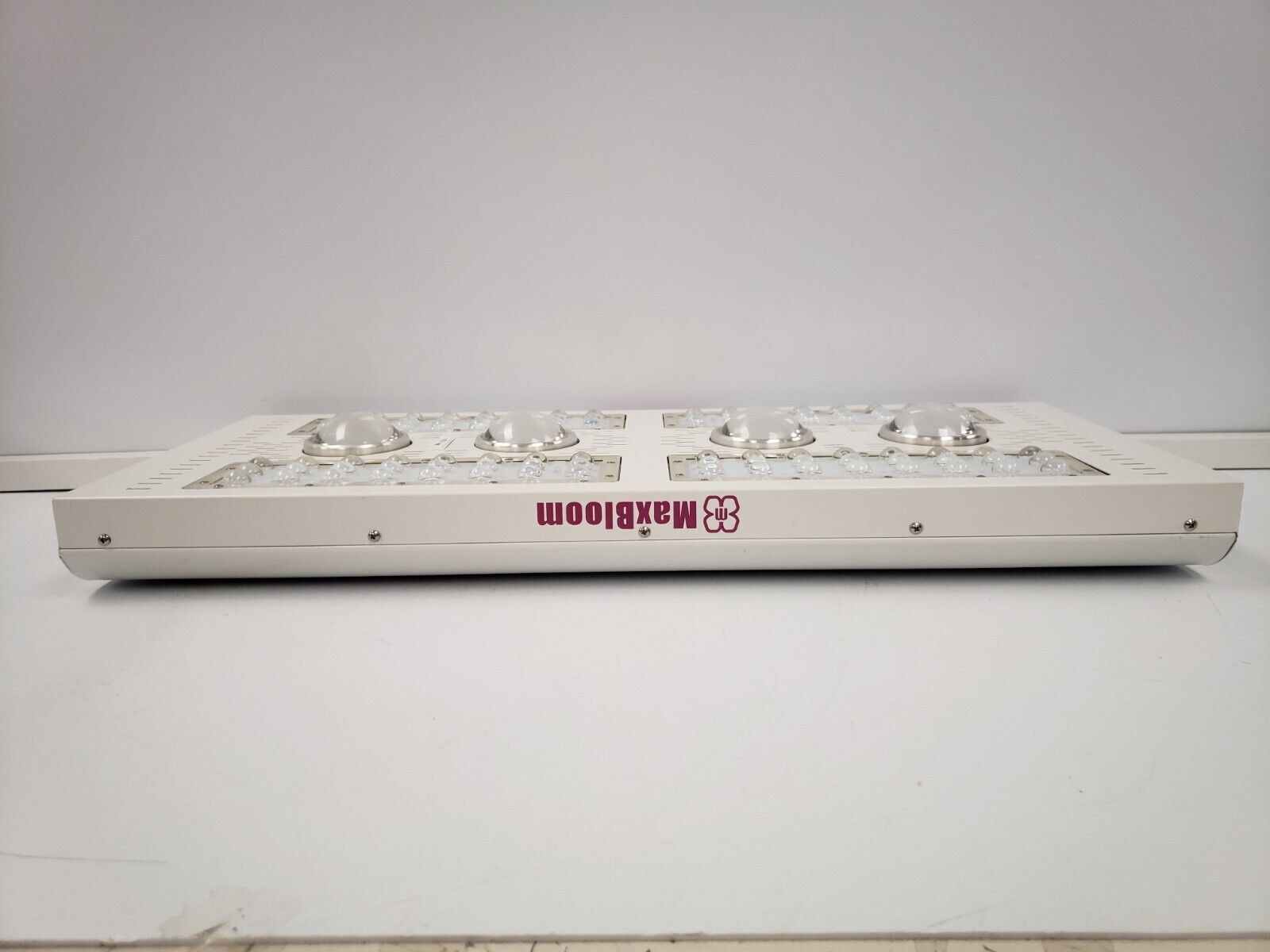 Maxbloom X8 Plus Full Spectrum LED Grow Light for Indoor Plants - Hydroponics, Greenhouse & Home Gardening