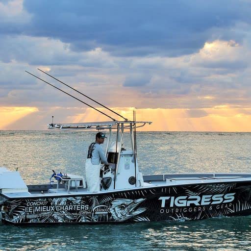 Tigress 88149-1 Triple Aluminum Rod Holder with Straight Butt - Heavy Duty Fishing Rod Rack for Saltwater & Freshwater Boats, Kayaks, and Docks