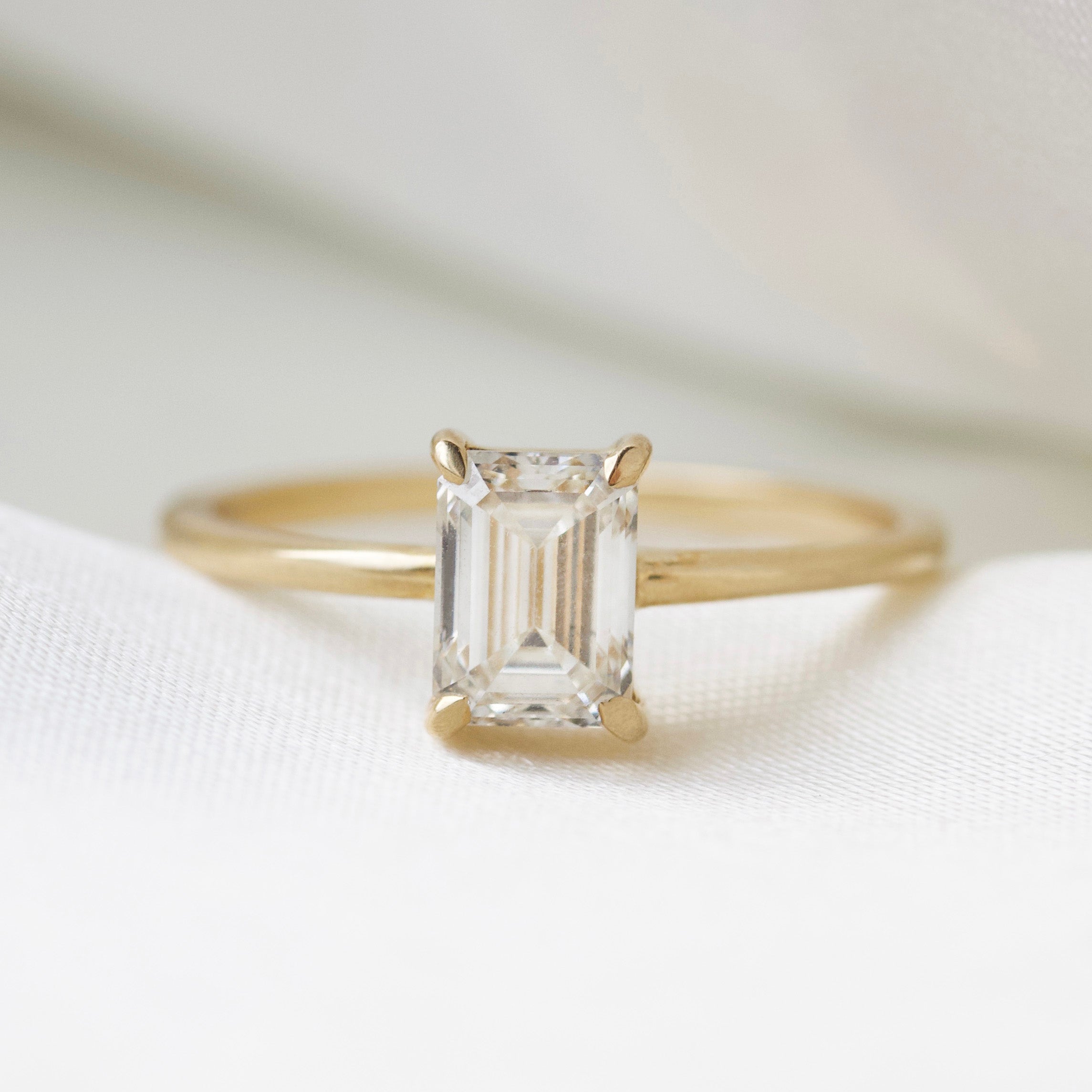 Emerald Cut CVD Diamond Solitaire Ring - 14K White Gold Engagement Ring for Women, Size 7 (UK Size O 1/2) - Perfect for Proposals, Anniversaries & Special Occasions