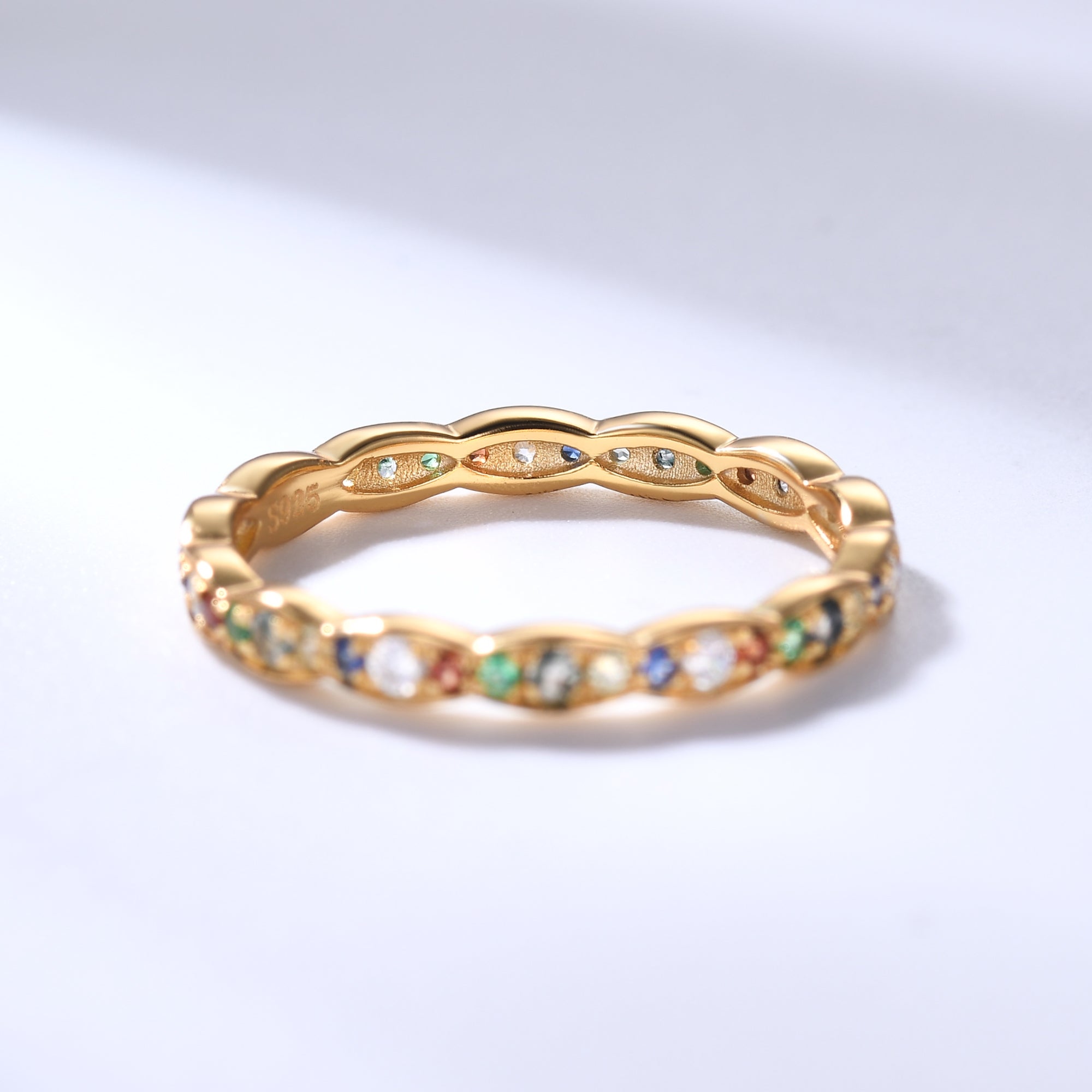 Moss Agate Wedding Band Family Birthstone Ring in Yellow Gold with Rainbow Colors - Perfect for Anniversaries, Engagements, and Special Occasions