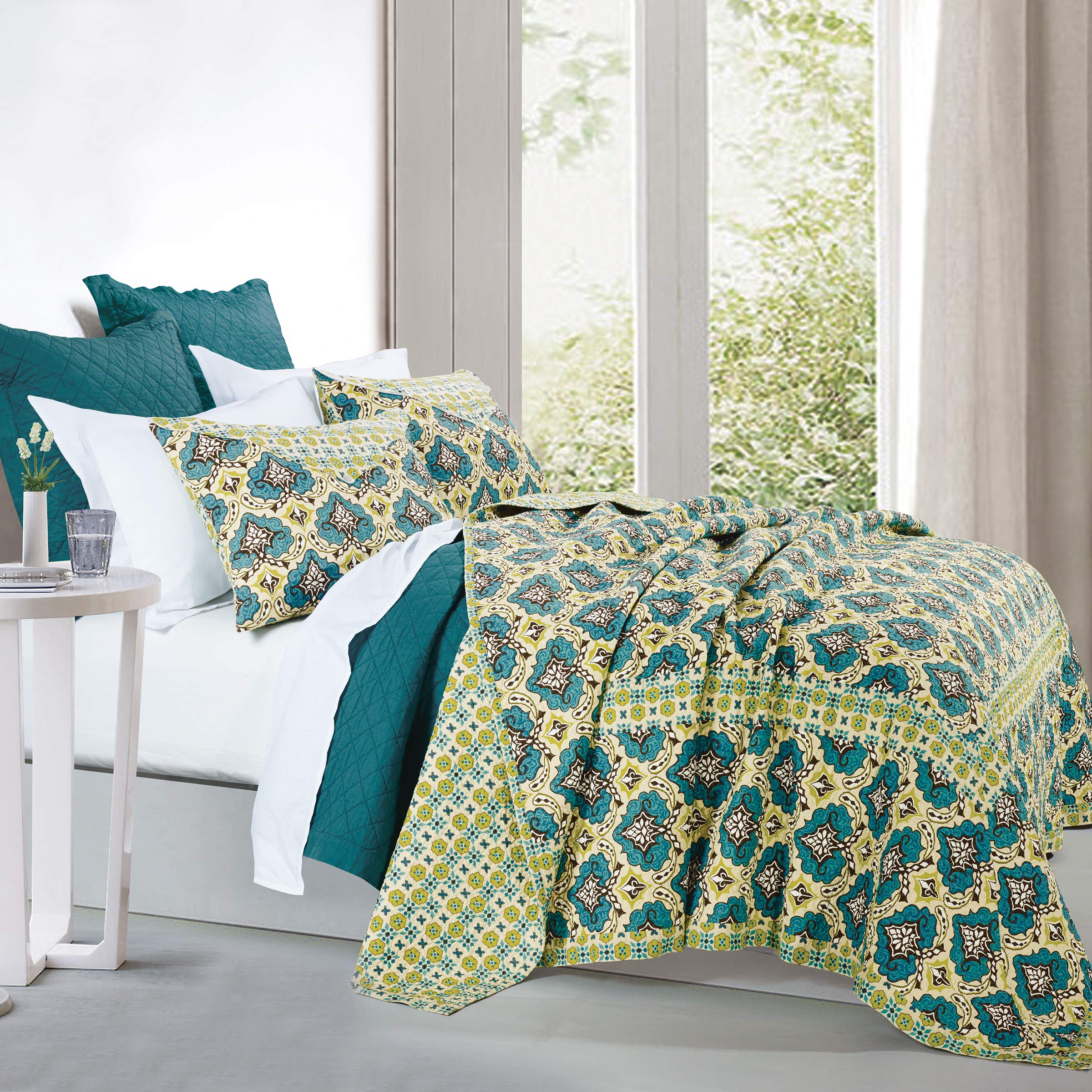 Luxury Salado 2-Piece Reversible Cotton Quilt Set with Pillow Shams - Twin Size Floral Medallion Pattern Farmhouse Bedding for Romantic Bedroom Decor | Includes 1 Quilt & 1 Pillowcase | Perfect for Guest Rooms, Master Bedrooms & Cozy Farmhouse Style Homes