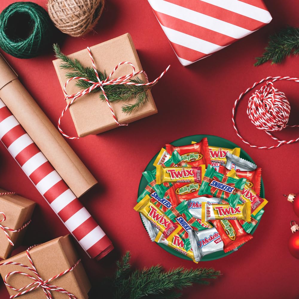 SNICKERS, TWIX, MILKY WAY & 3 MUSKETEERS Minis Milk Chocolate Candy Bars - Individually Wrapped Bulk Bag (70 Count) - Perfect for Christmas Stocking Stuffers, Party Favors, Halloween Treats & Office Snacks