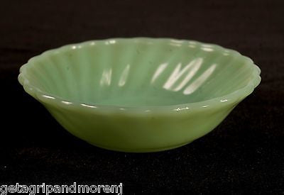 ANCHOR HOCKING 5 x 1.5 Inch Jadeite Mint Green Bowls Set of 2 - Vintage Kitchenware for Salads, Desserts & Serving - Excellent Condition