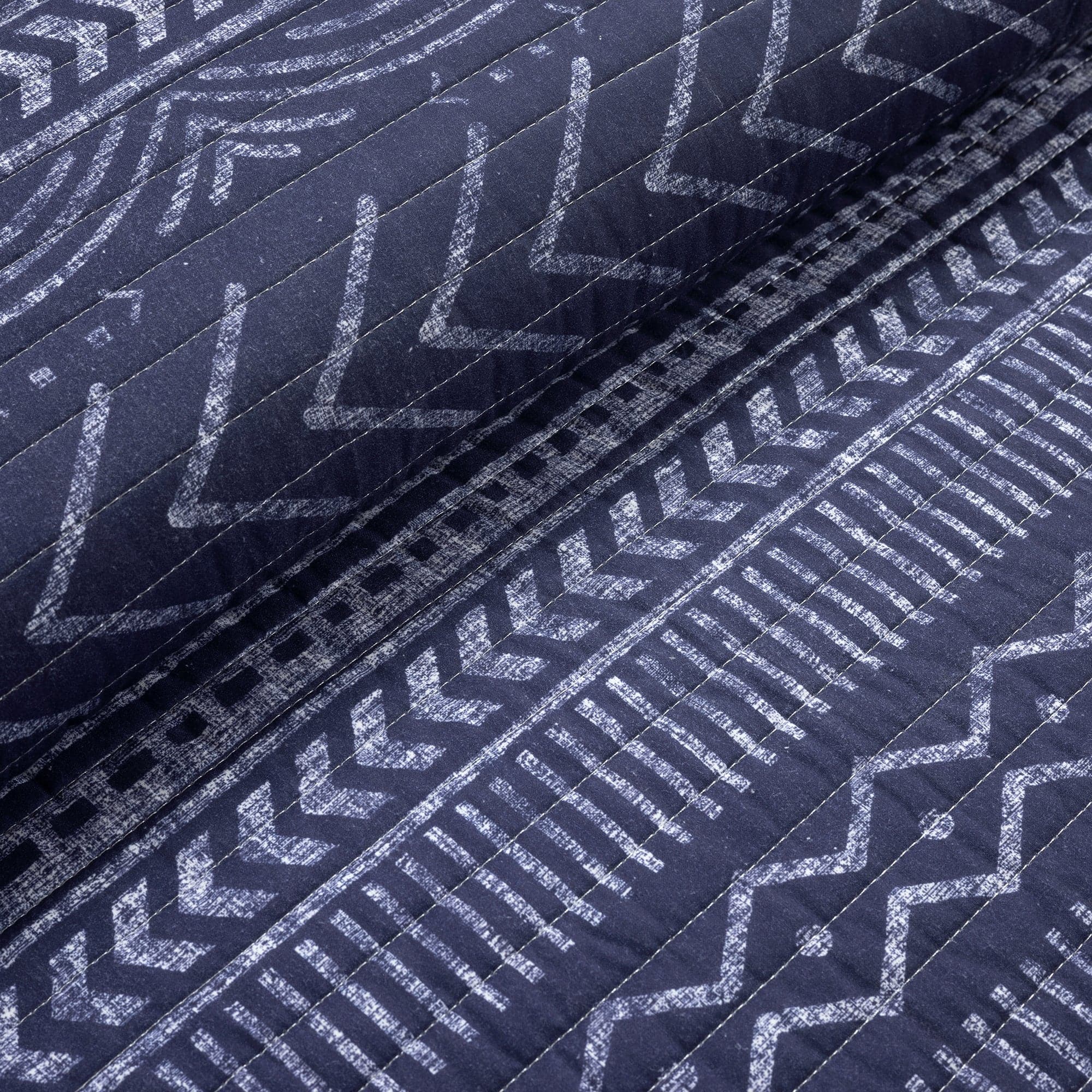Hygge Geo Quilt 3 Piece Set - Soft Geometric Pattern Bedding for Cozy Bedroom Decor | Perfect for Master Bedroom, Guest Room & Dorm