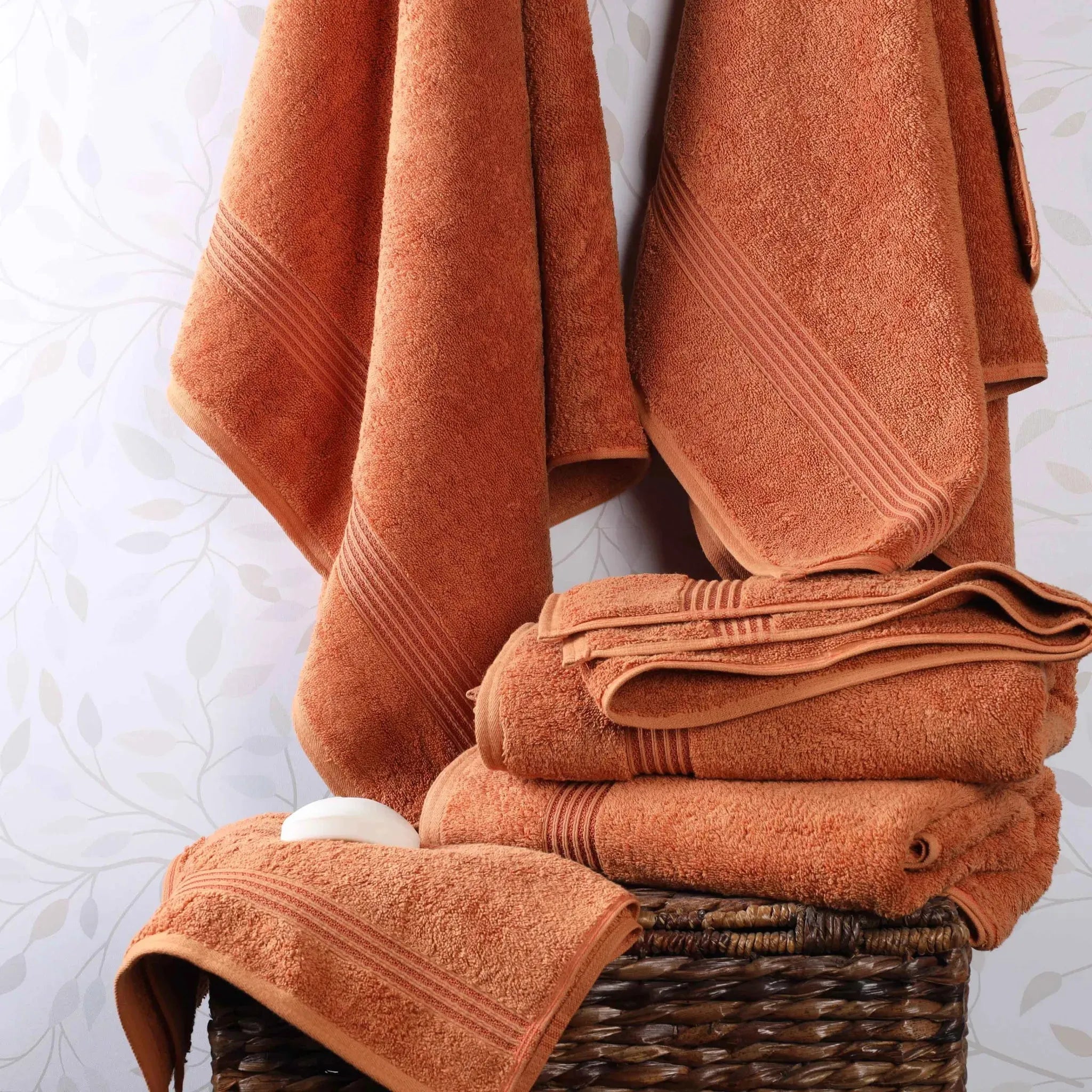 Premium Egyptian Cotton Bath Towels Set of 4 - Ultra Soft & Highly Absorbent Luxury Towels for Spa, Hotel & Home Use