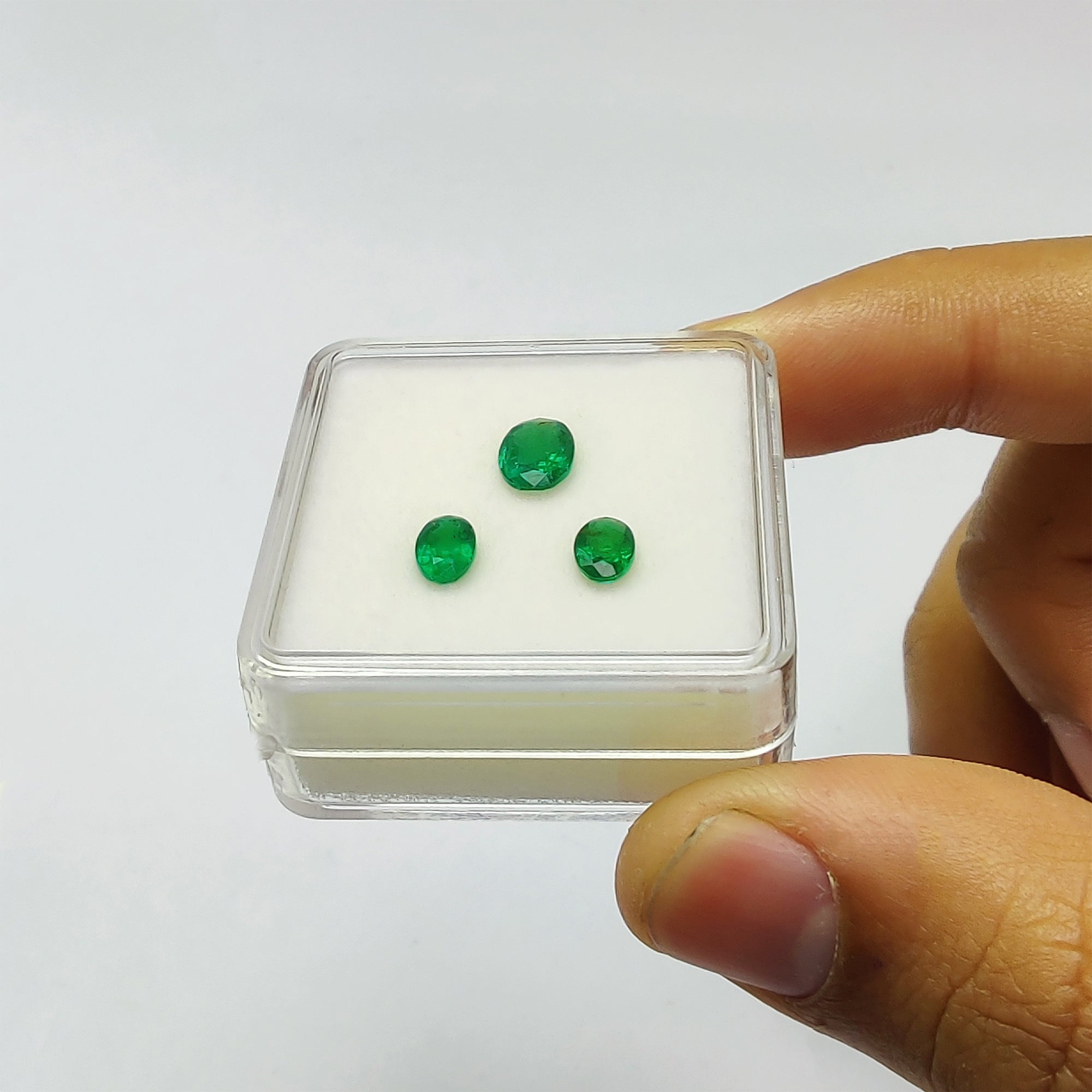 Natural Untreated Green Emerald Gemstone Set - 1.85cts Oval Cut (6x4mm & 8x6mm) 3-Piece Collection | Perfect for Jewelry Making, Engagement Rings & Luxury Gifts