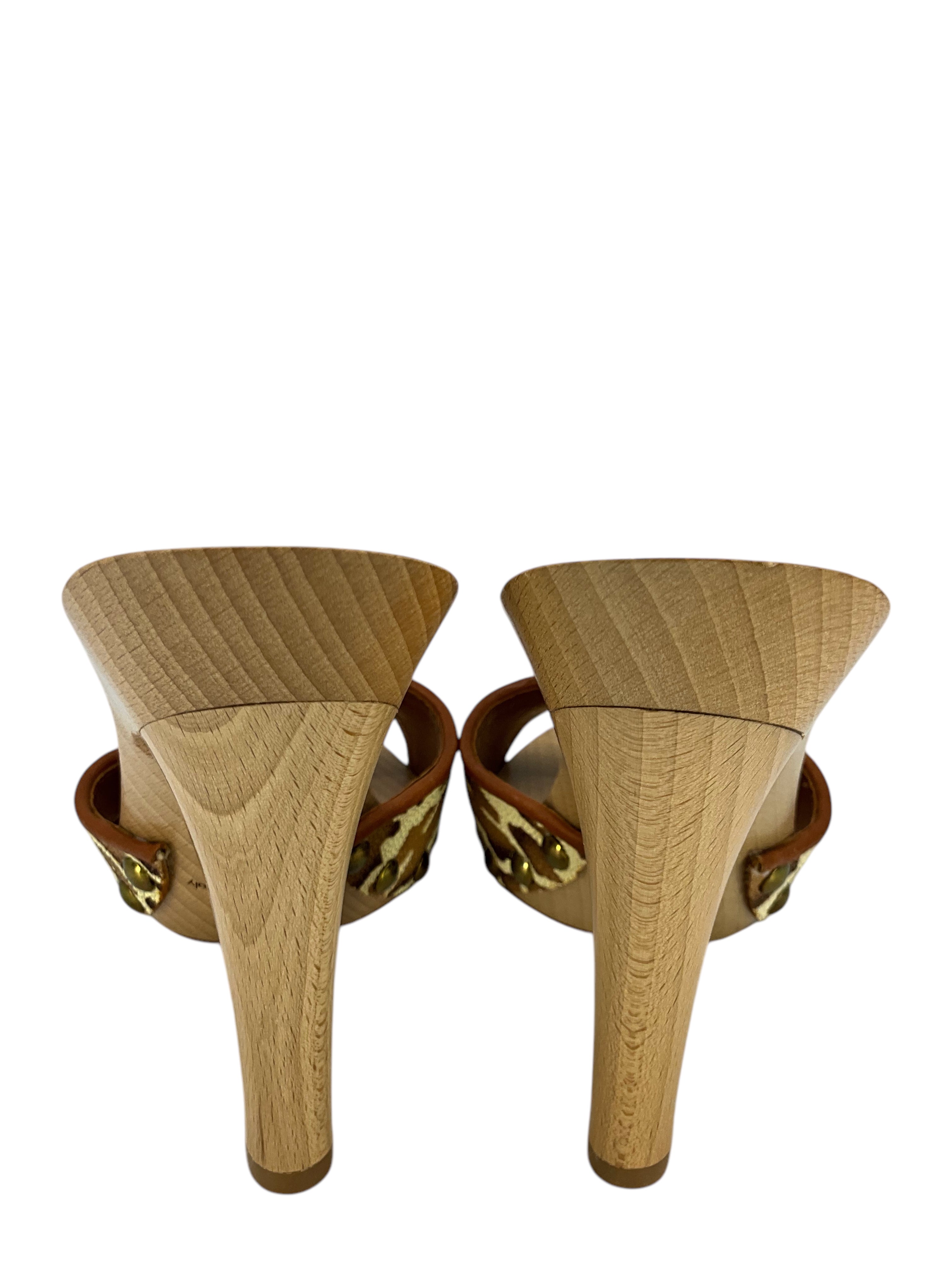 MANOLO BLAHNIK Stingray Terry Wood Slide Sandals for Women - Size 8 | Comfortable Summer Beach Slides | Perfect for Vacation, Poolside, and Casual Outings