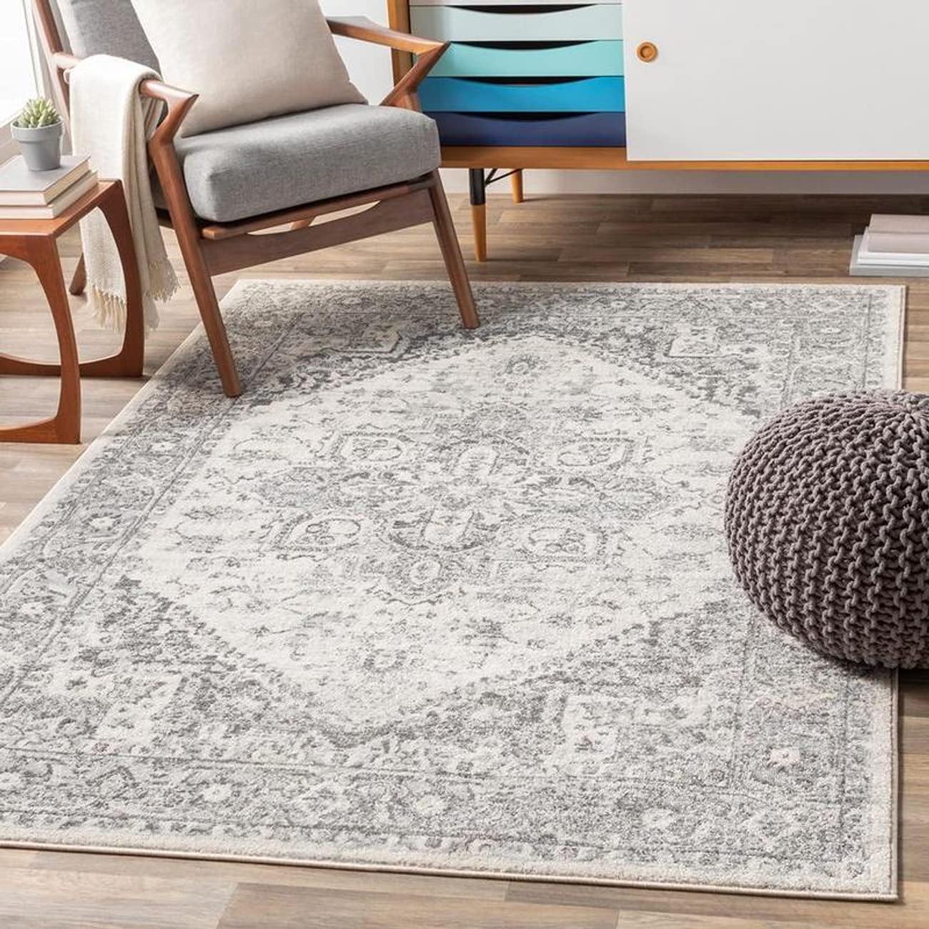 Mark&Day 5ft Round Bohemian Area Rug - Light Gray, Beige & White Handmade Carpet for Living Room, Bedroom, Kitchen - Soft & Durable Floor Mat for Home Decor (5'3