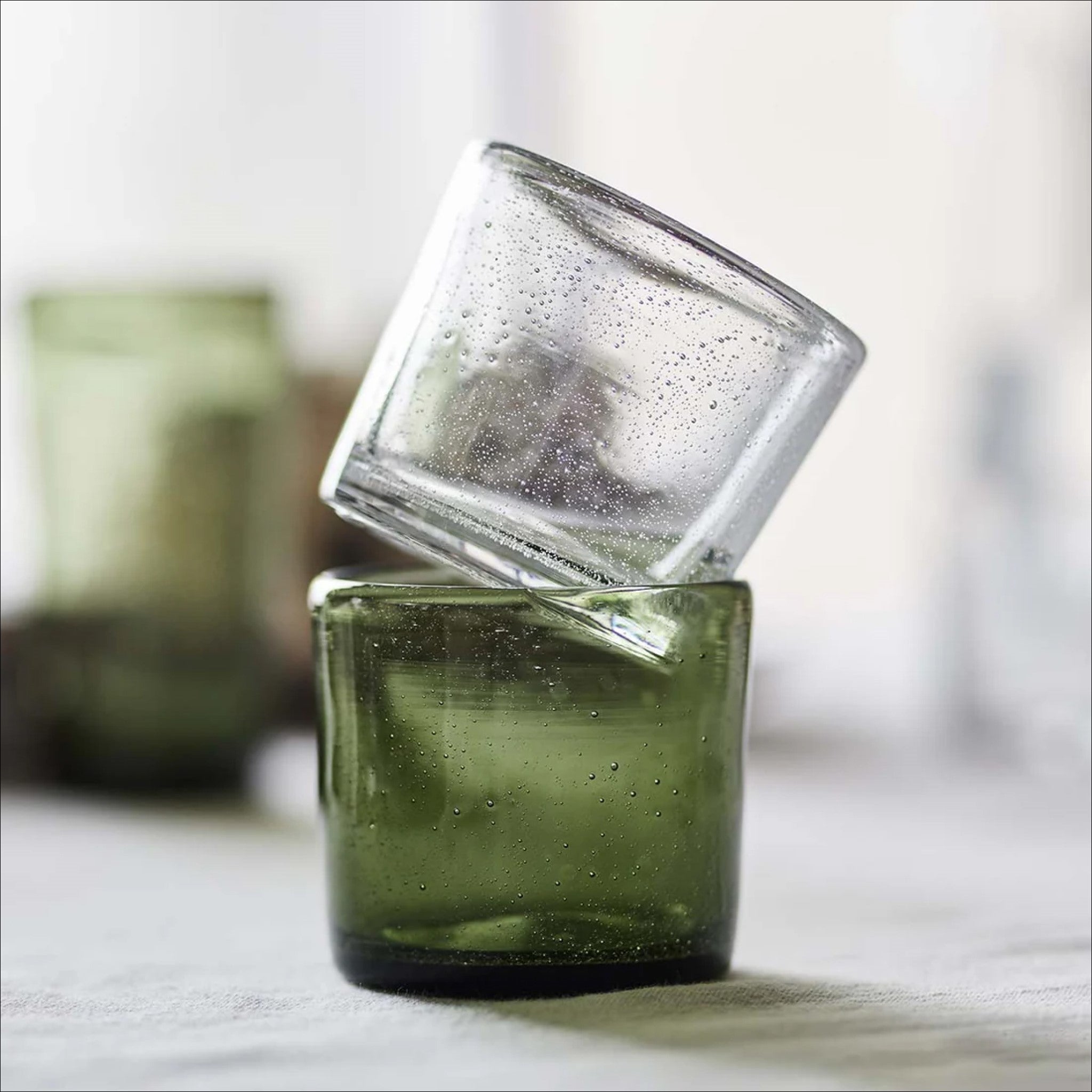 OYOY Kuki Glass Set of 4 - Clear Drinking Glasses for Juice, Water & Cocktails - Perfect for Home, Bar, Restaurant & Party Use