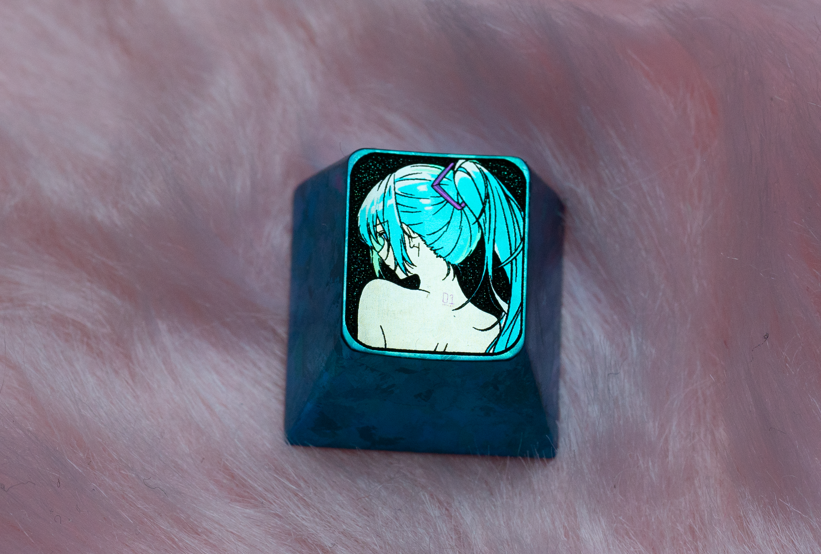 Hatsune Miku Anime Keycap - 1U Silhouette Titanium Alloy Mechanical Keyboard Keycap - Customized Metal Decorative Keycap for Gaming PC & Typing Enthusiasts