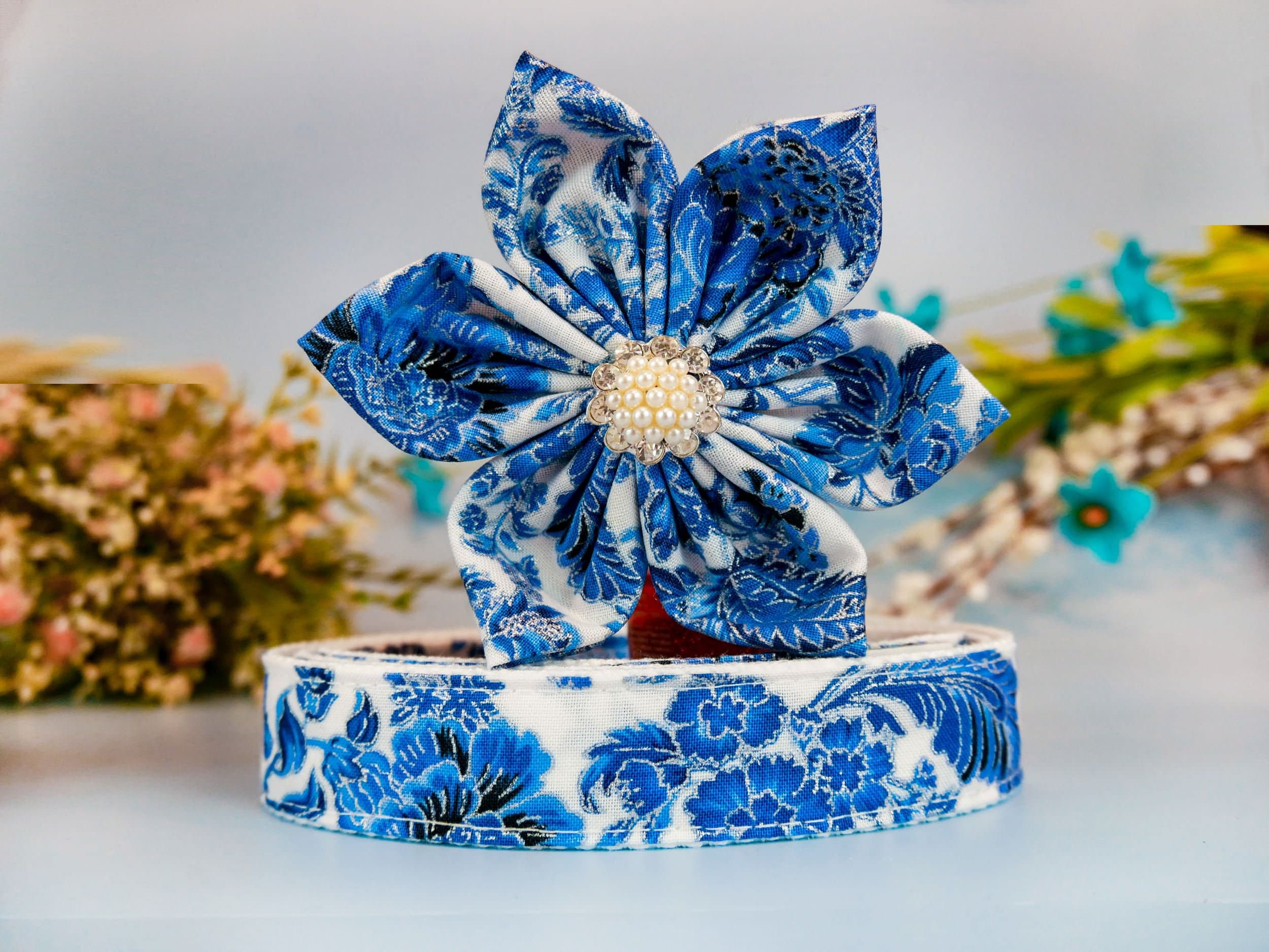 Sparkling Floral Dog Collar - Elegant Glitter Chinoiserie Design for Small & Medium Dogs - Perfect for Pet Parties, Daily Walks & Photo Shoots