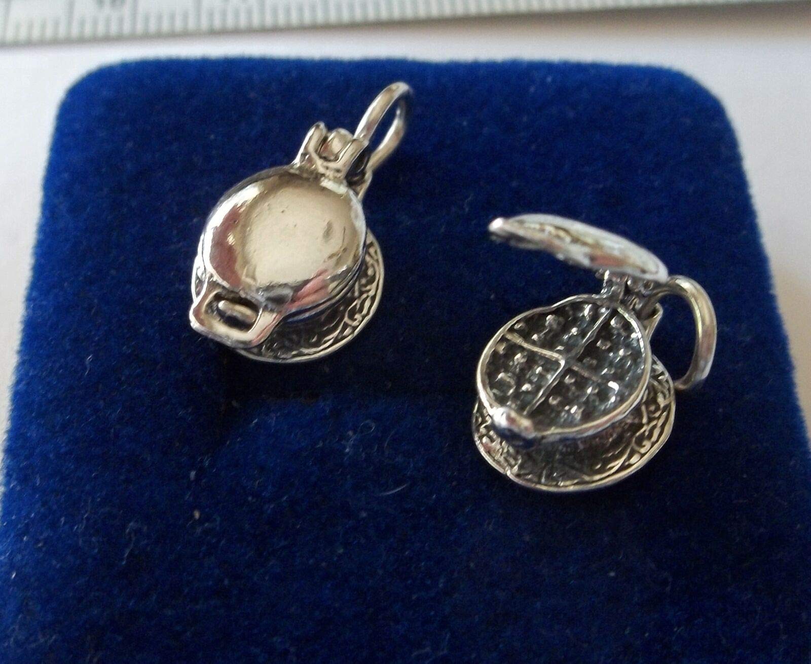 1 Sterling Silver 3D 16x11mm Movable Realistic Waffle Maker Charm Pendant - Perfect for Jewelry Making, DIY Crafts, and Unique Gift Giving