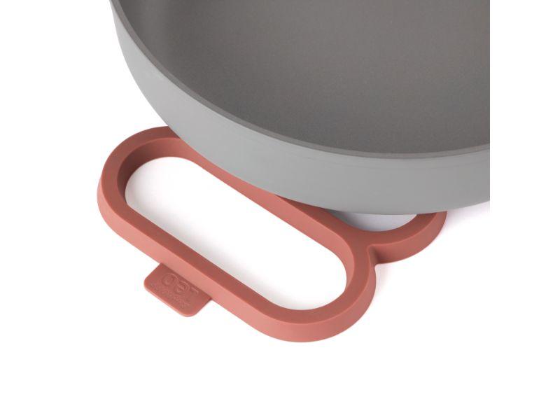 BergHOFF Leo 7.5-Inch Heat Resistant Silicone Trivet - Non-Slip Hot Pad for Pots, Pans & Table Protection - Perfect for Kitchen, Dining & Outdoor BBQ Use