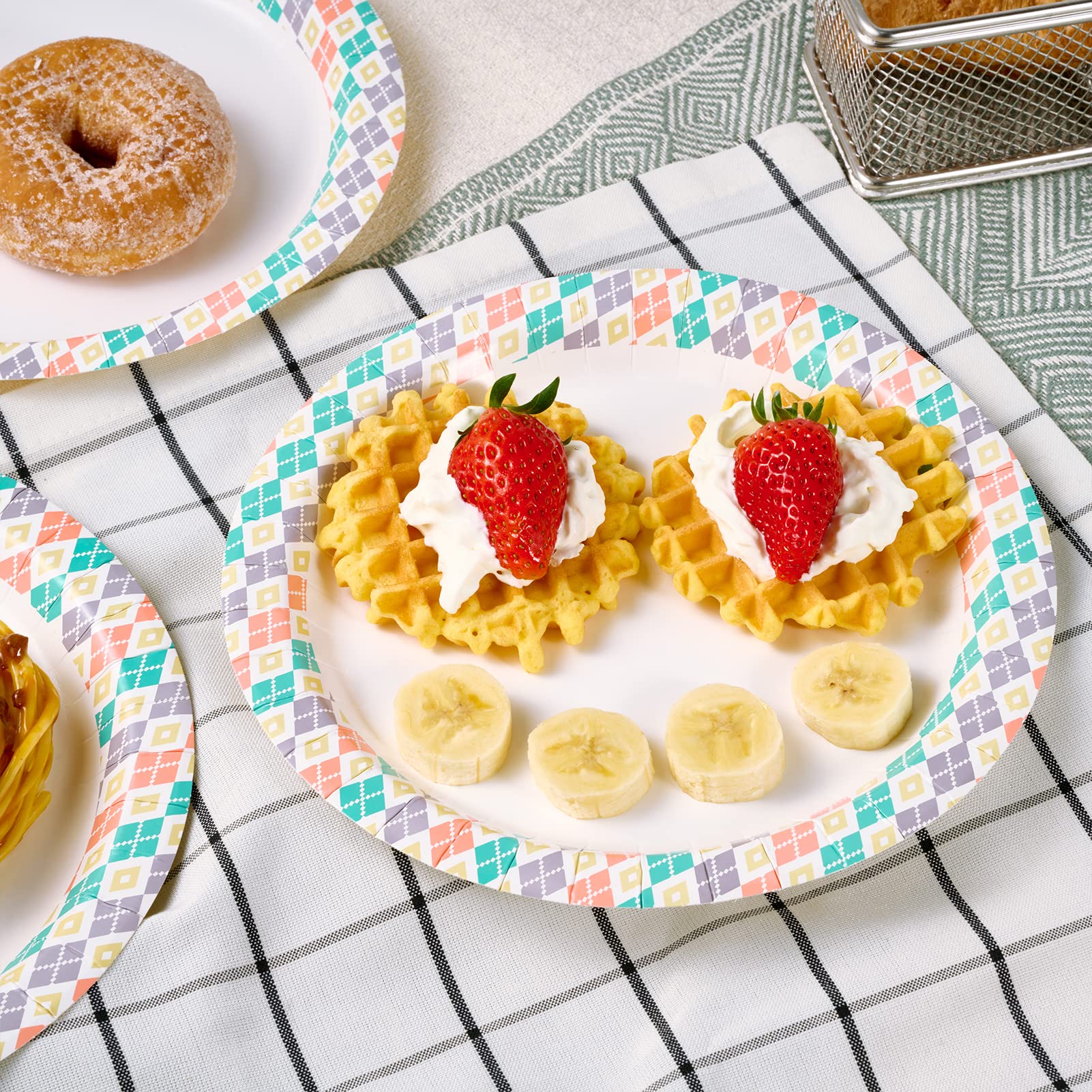 FOCUSLINE 360 Count 8.375 Inch Disposable Paper Plates - Soak Proof, Checkered Pattern Modern Dinner Plates for Meals, Snacks & Parties - Perfect for BBQs, Picnics, Birthday Parties & Family Gatherings