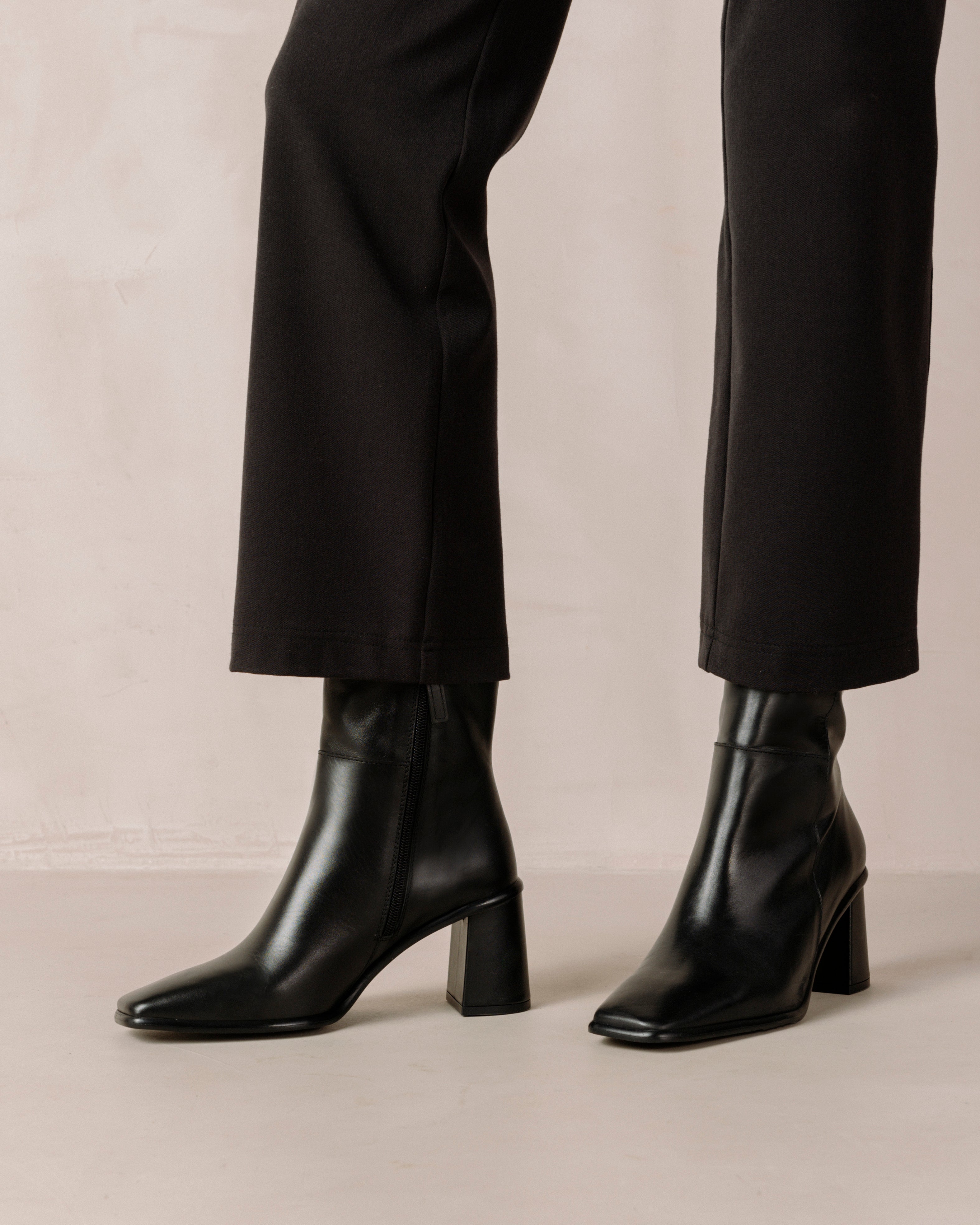West Total Black - Premium All-Black Fashion Collection for Men & Women | Perfect for Casual Wear, Work, and Night Out