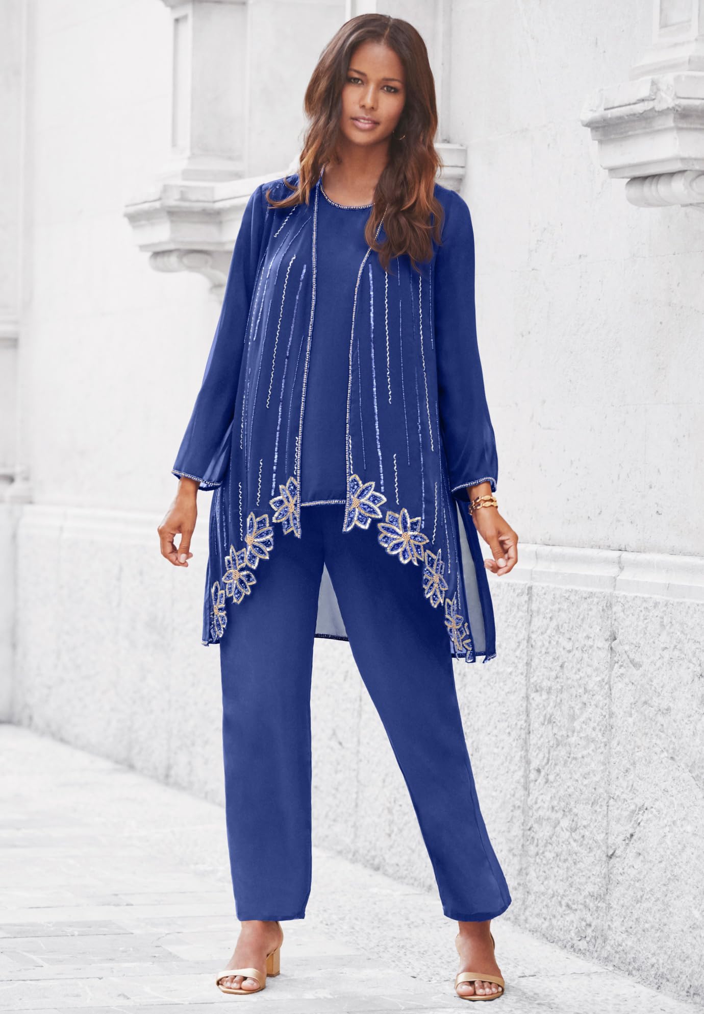 Romantic Floral Beaded Plus Size Pajama Set for Women - Soft Sleepwear & Lounge Wear for Comfortable Nights and Relaxing at Home