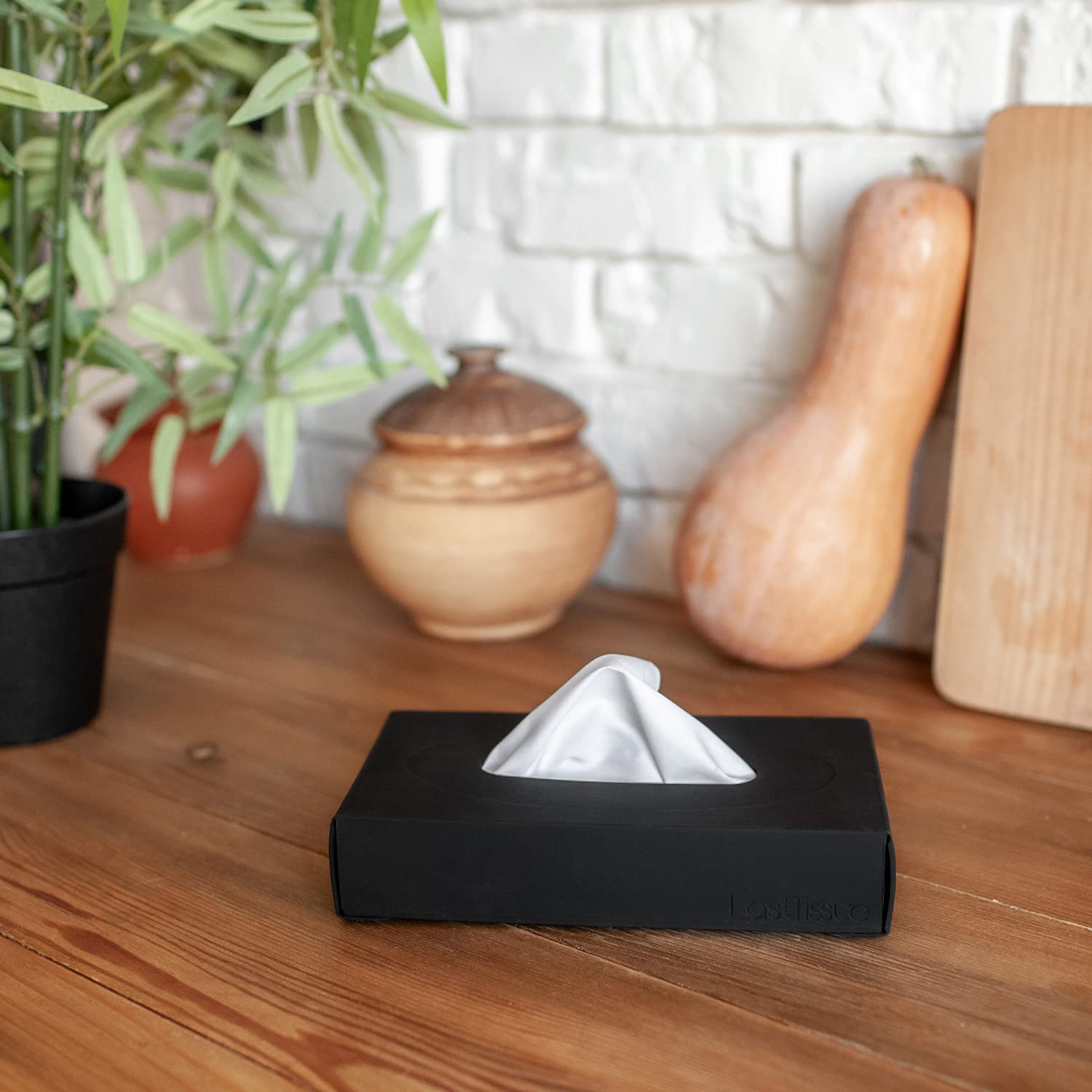 LastTissue® Reusable Tissue Box with 18 Organic Cotton Wipes | Eco-Friendly & Sustainable Tissue Holder | Washable Facial Tissues for Nose & Face | Perfect for Home, Office & Travel Use | Alternative to Paper Towels & Disposable Tissues