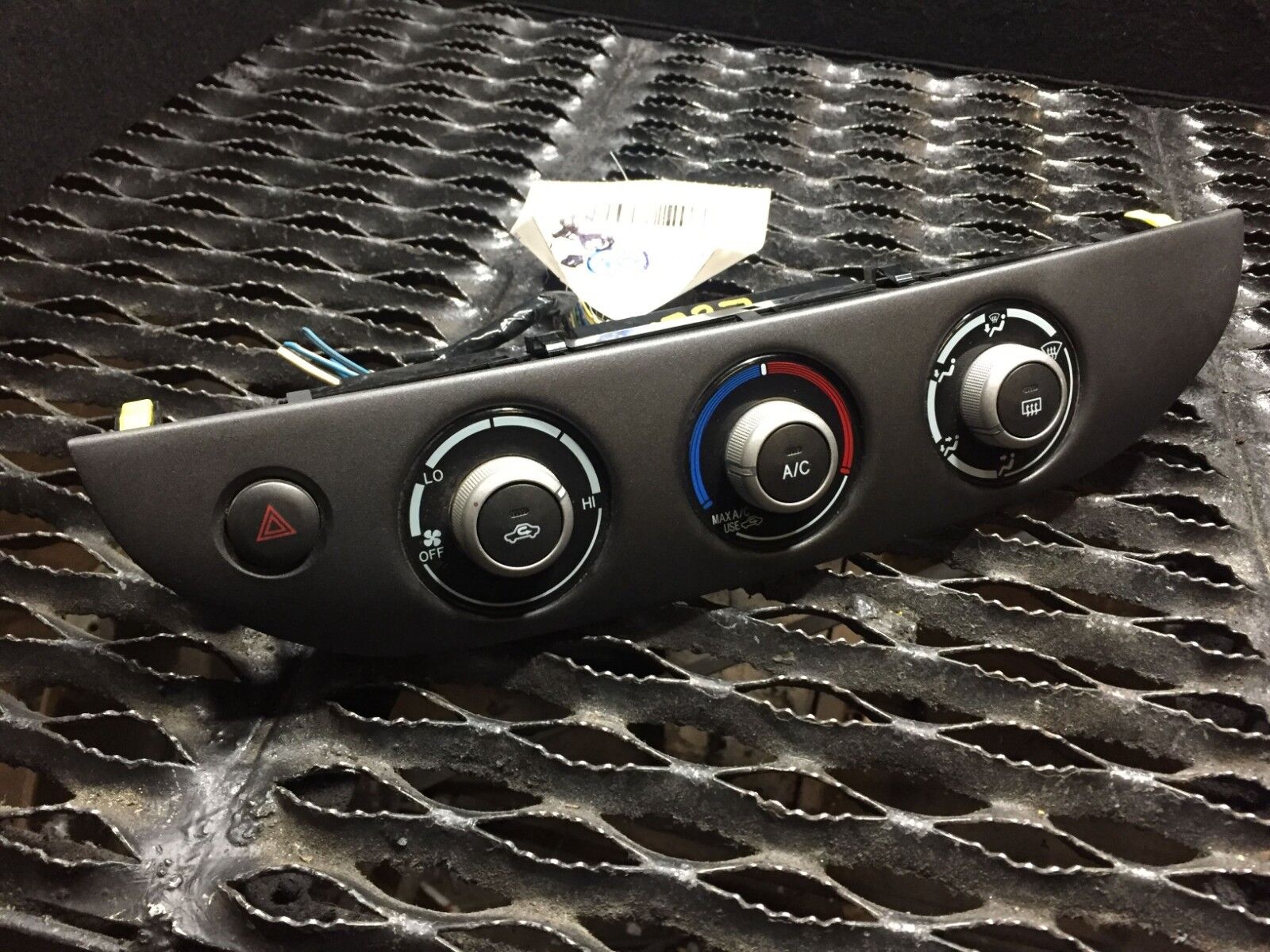 2002-2006 Toyota Camry AC Heater Climate Control Unit OEM Replacement Part #34-82k - Perfect for Car AC System Repair & Temperature Regulation