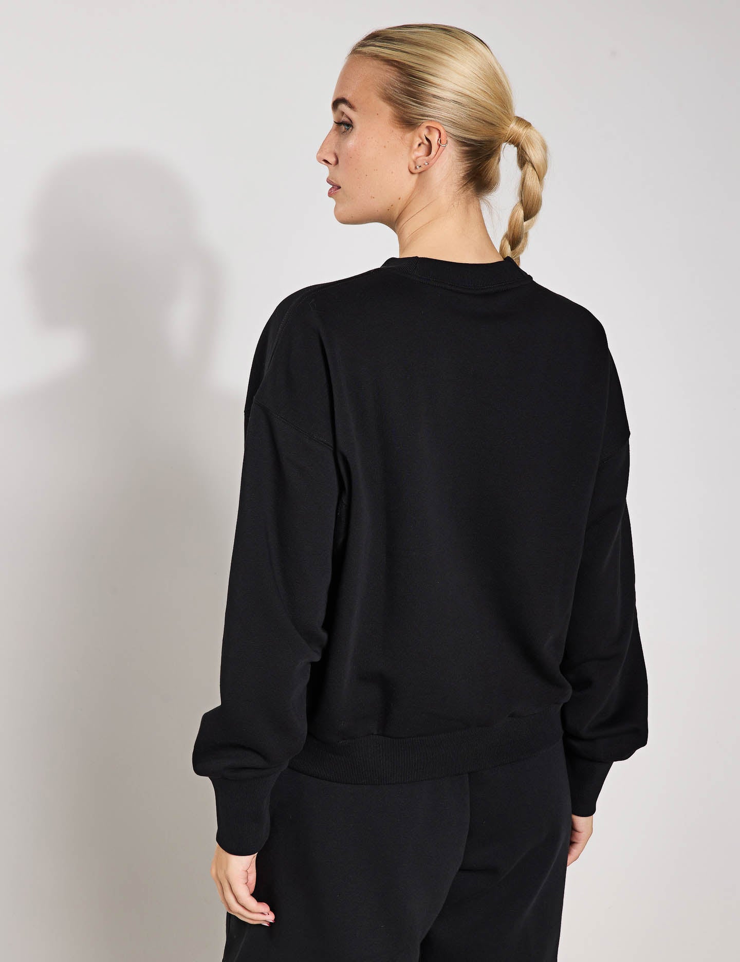 ALL SZN Fleece Loose Sweatshirt for Women - Soft & Cozy Oversized Pullover Hoodie - Black - Perfect for Casual Wear, Lounge & Winter Outfits