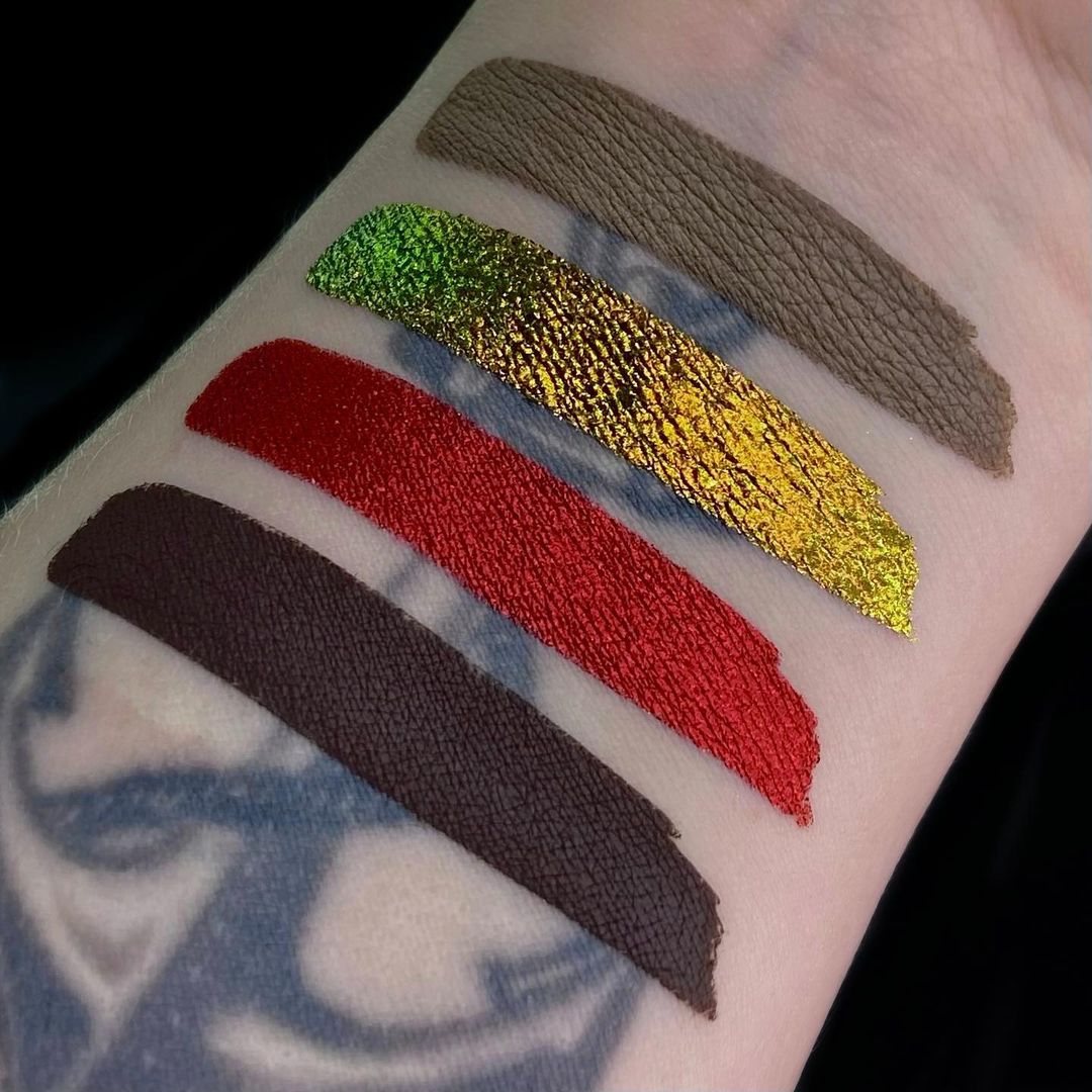 Shellwe Satin Shimmer Chameleon Quad Eyeshadow Palette - Lion's Circus Edition | Long-Lasting Pigmented Eye Makeup for Party, Halloween & Special Occasions