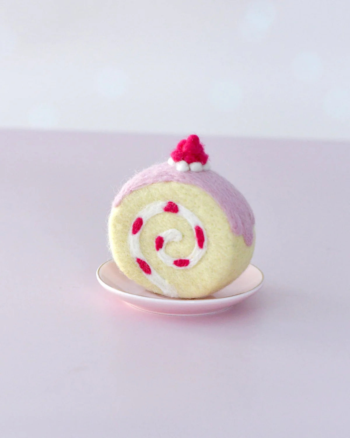 Strawberry Swiss Roll Felt Play Food - Realistic Pretend Dessert Toy for Kids Kitchen Play, Tea Parties & Preschool Learning Activities