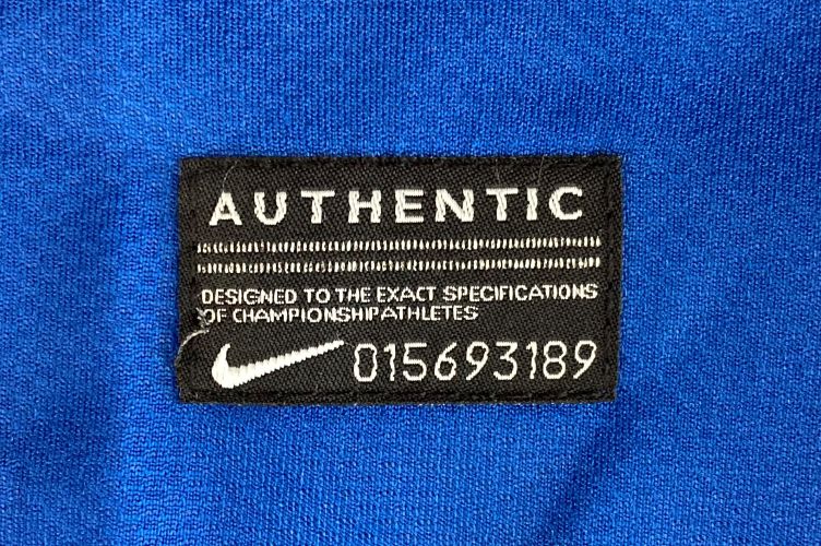 Authentic David Villa Signed Barcelona Nike Soccer Jersey - Limited Edition Collectible for Fans & Memorabilia Enthusiasts - Perfect for Display, Gifting, and Sports Memorabilia Collections