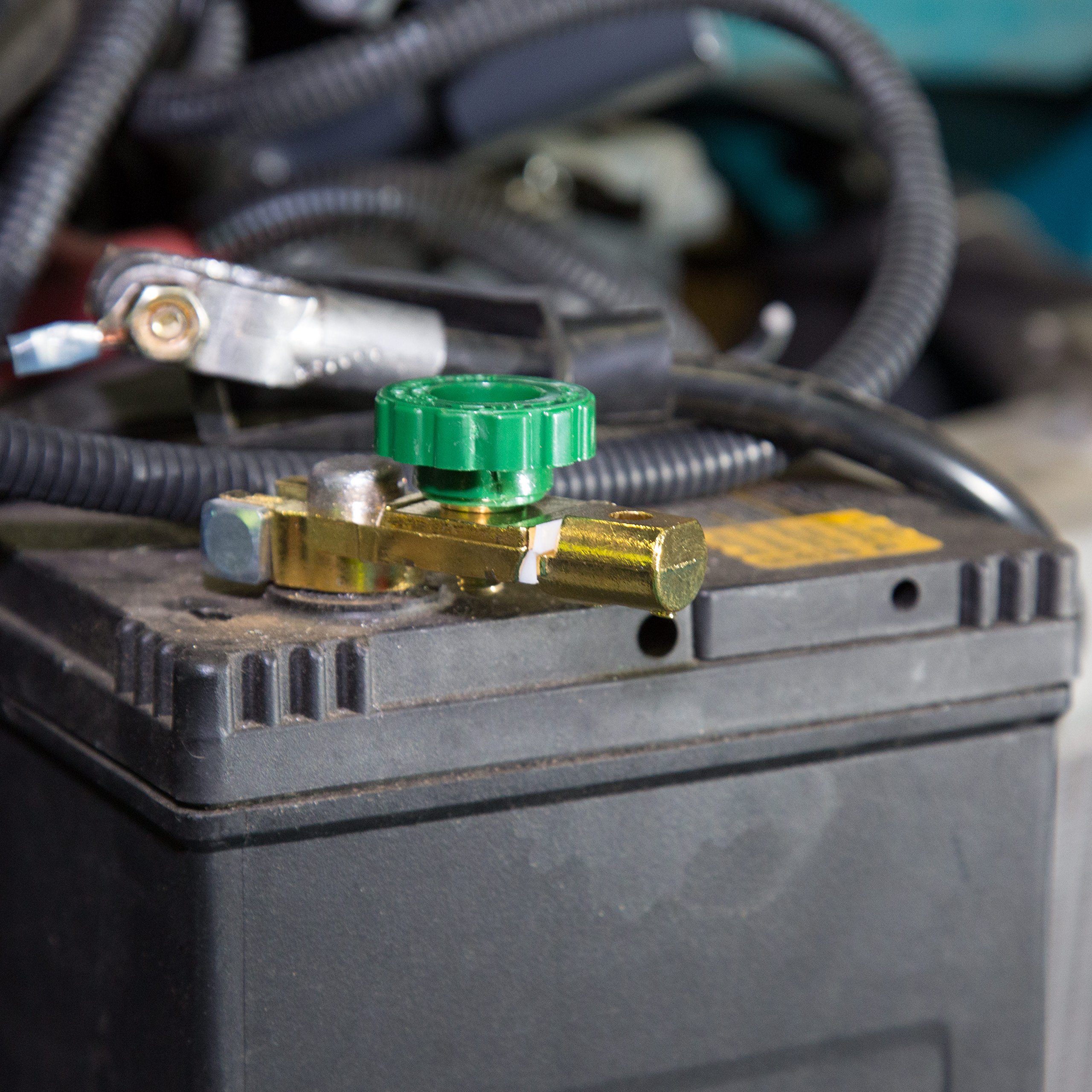 OEM TOOLS 25281 Battery Disconnect Switch - Heavy Duty Battery Terminal Isolator for Car, Truck, RV & Marine - Perfect for Vehicle Storage, Maintenance & Emergency Power Cutoff