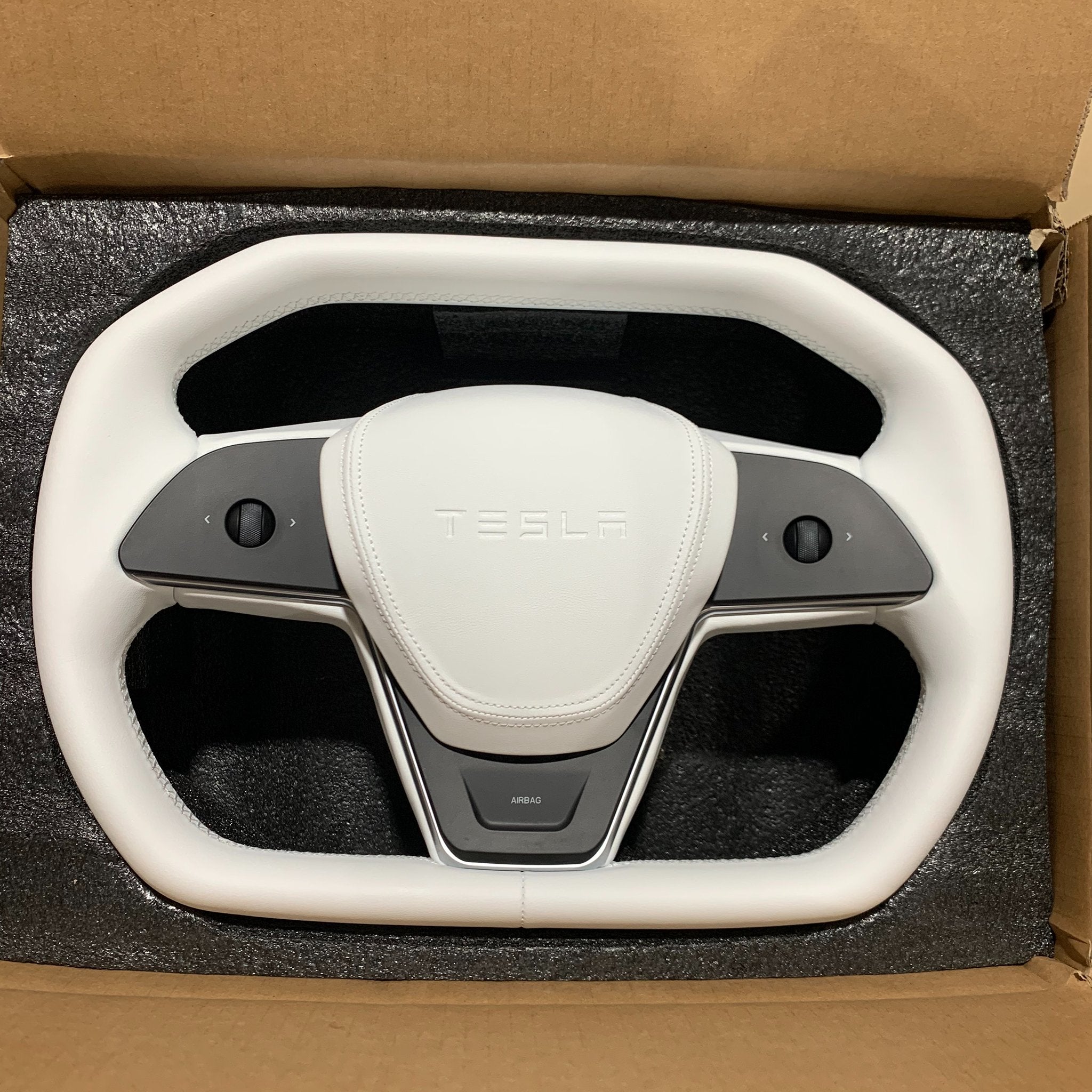 Premium Cybertruck-Style Steering Wheel for Tesla Model 3 & Model Y - Carbon Fiber Design, Enhanced Grip - Perfect for Gaming & Racing Enthusiasts