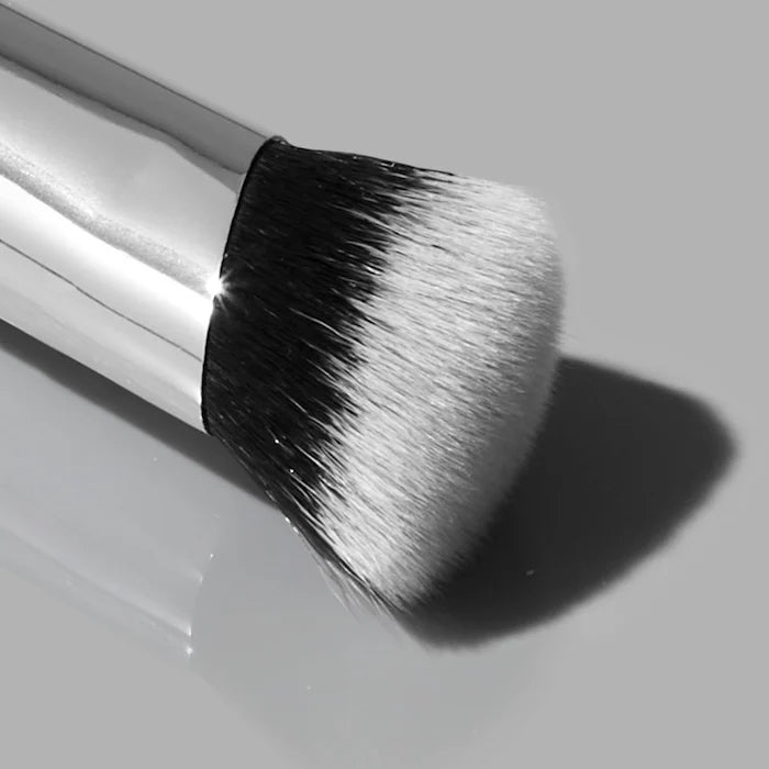 Haus Labs by Lady Gaga Concealer Brush - Professional Makeup Brush for Flawless Coverage, Blending & Contouring - Perfect for Everyday Use & Special Occasions