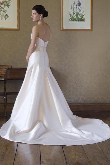 Augusta Jones Rebecca Wedding Dress - Size 8 for Brides, Formal Gowns & Special Occasions | Perfect for Church Ceremonies, Evening Galas & Bridal Showers